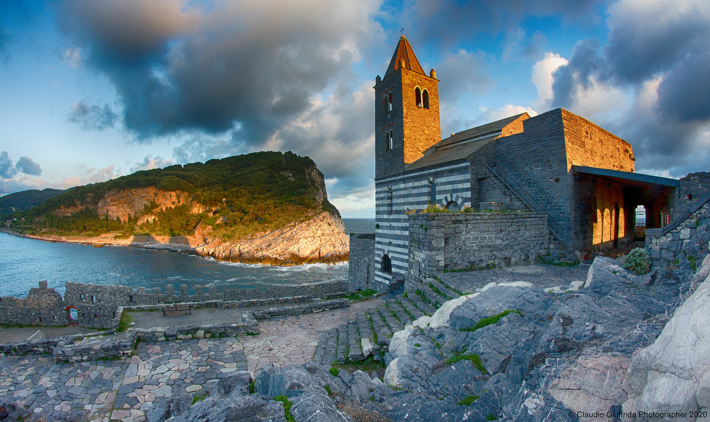 La Palmaria e la chiesa di S. Pietro
