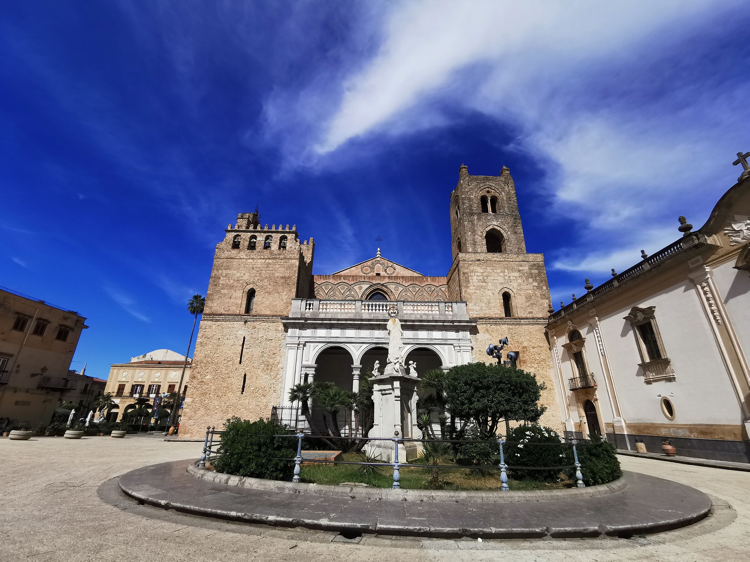 Monreal (PA) - Ultragrandlarangular 16mm.