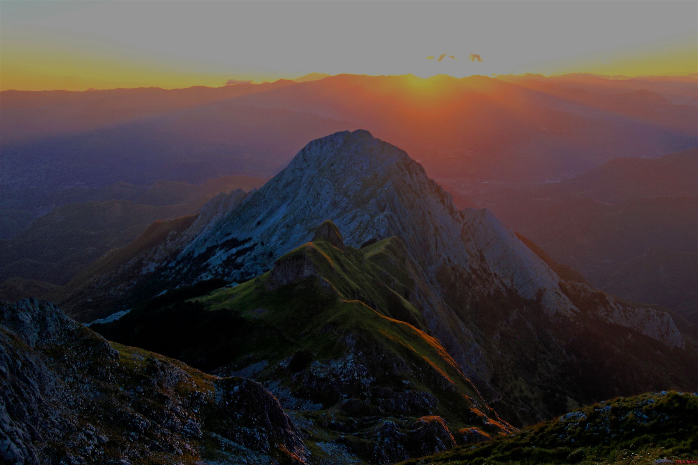 dalla Pania all'alba