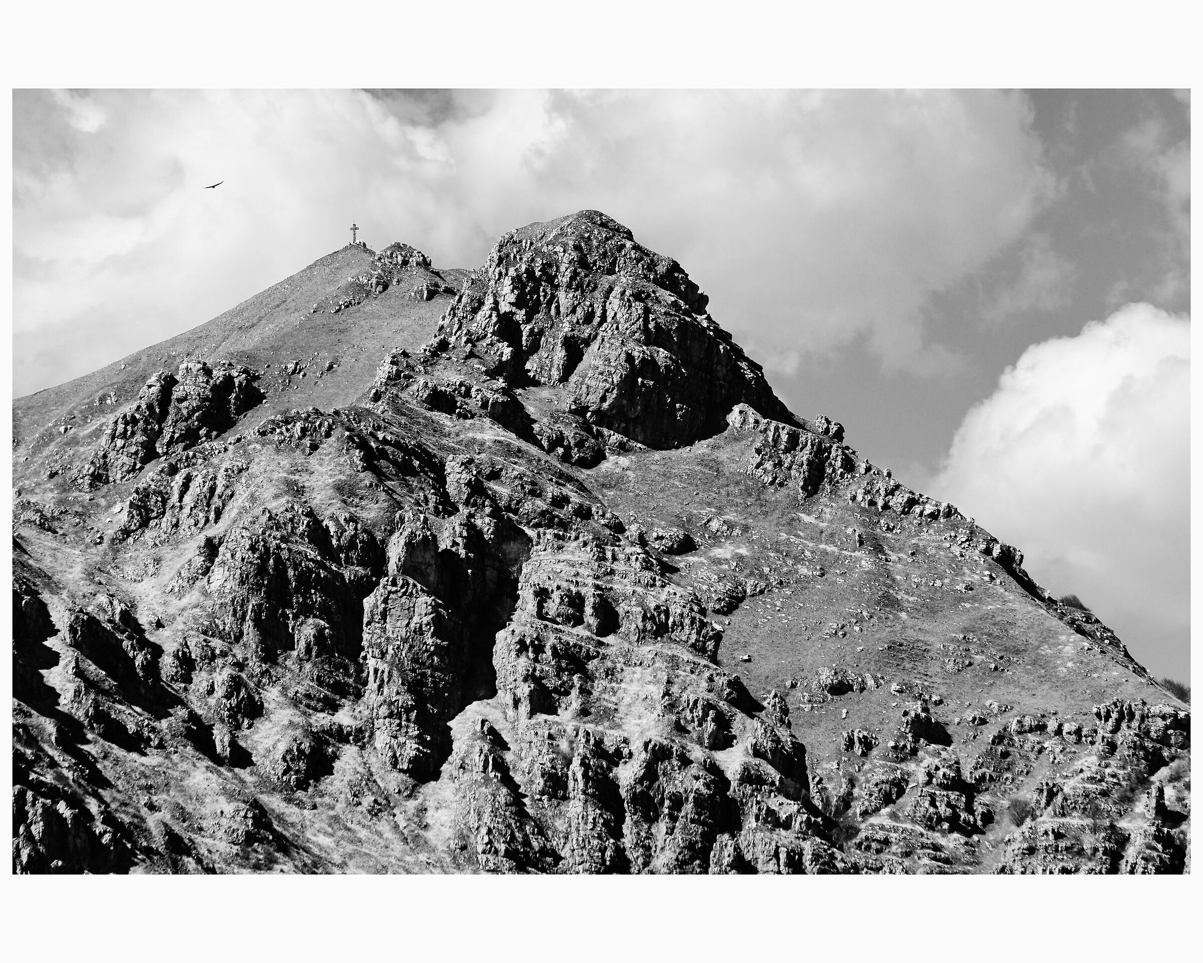 Mount Two Hands, Lecco