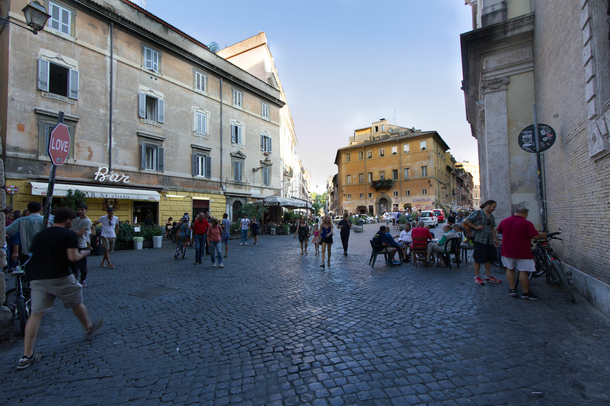 P.zza San Callisto e il suo bar,Trastevere