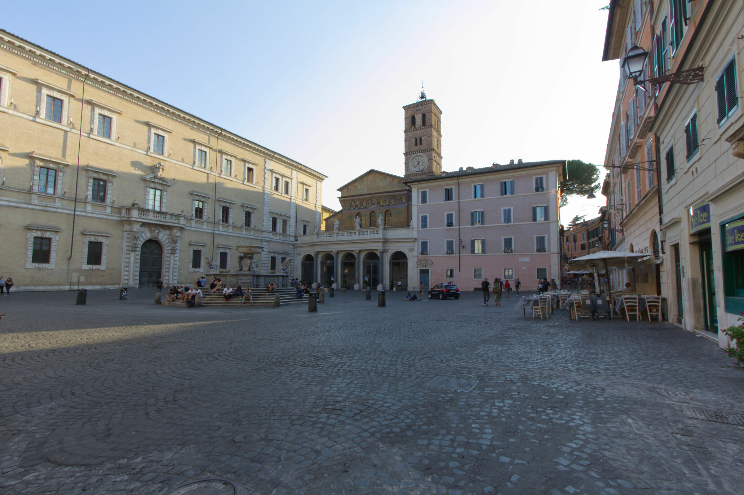 Piazza di Santa Maria in Trastevere