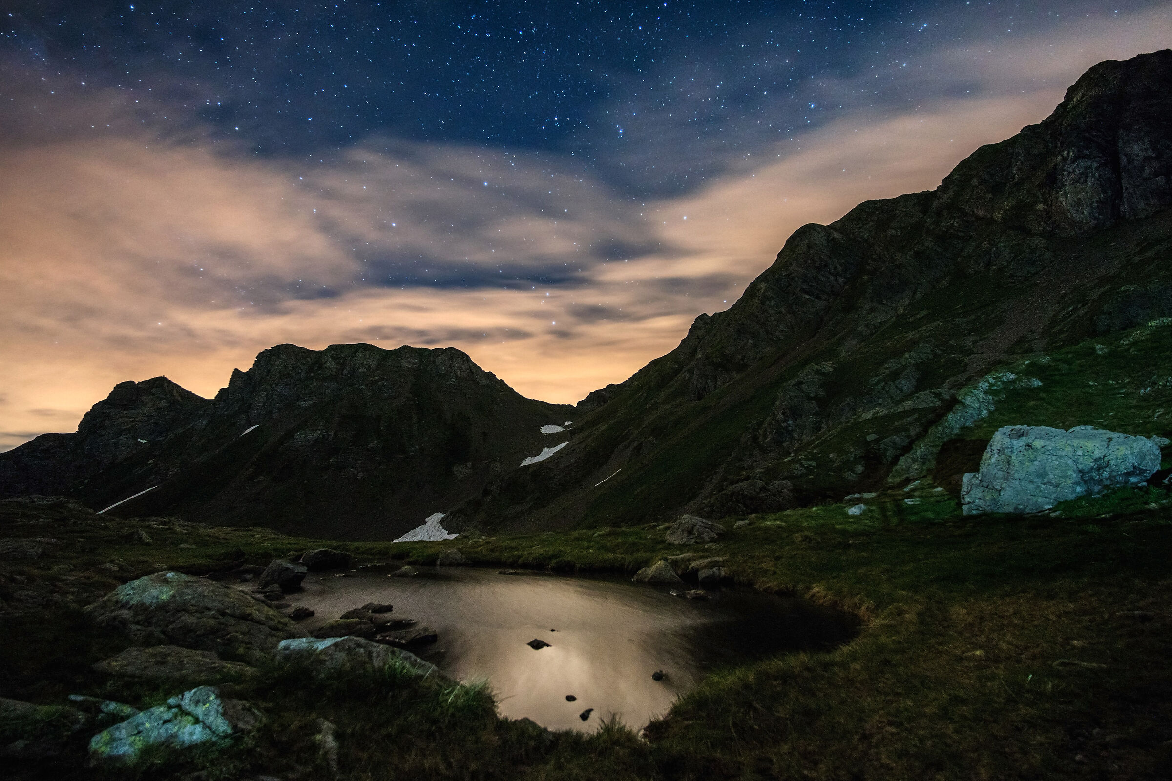 Lunga attesa sotto le stelle