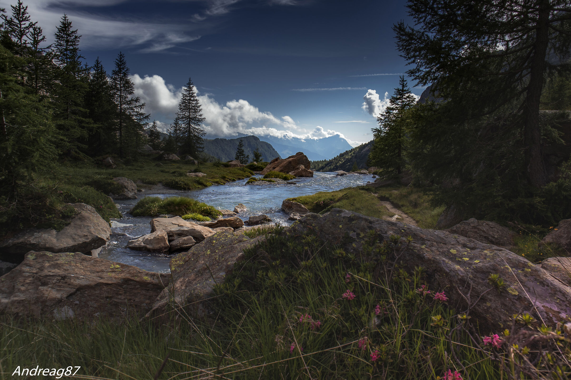 Paesaggio montano - piccolo test dark moody