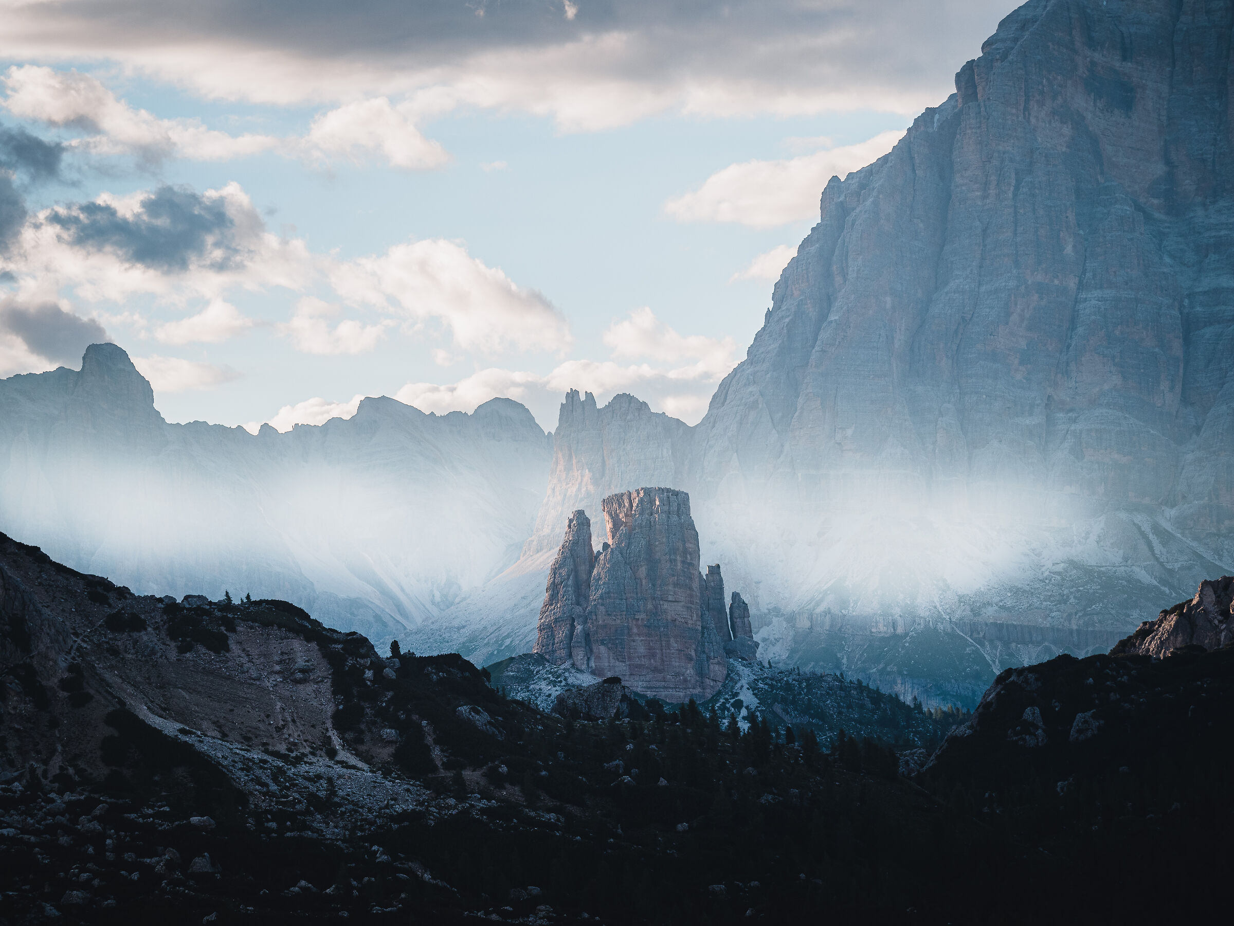 nebbiolina tra le torri