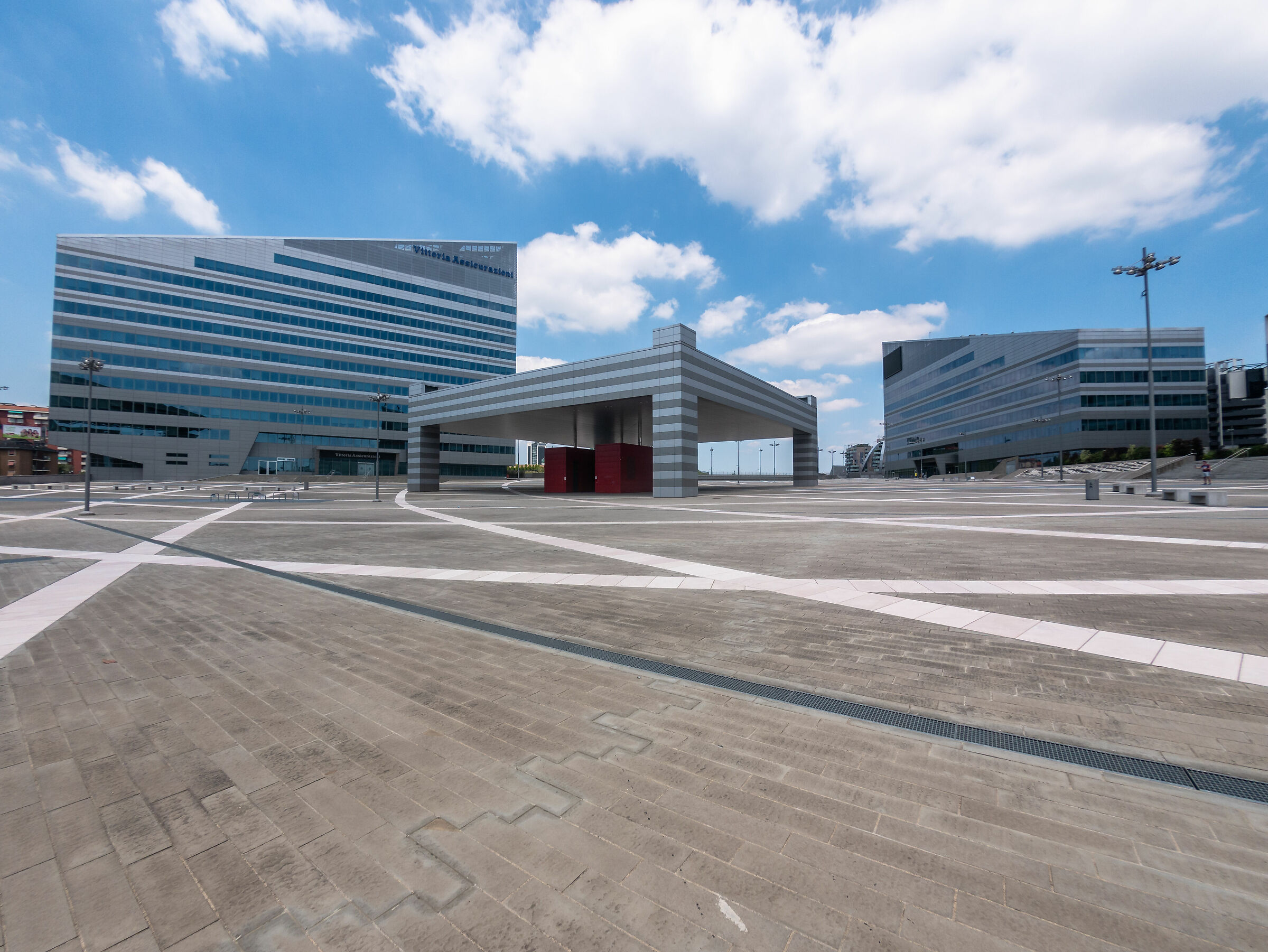 Piazza Gino Valle - Milan