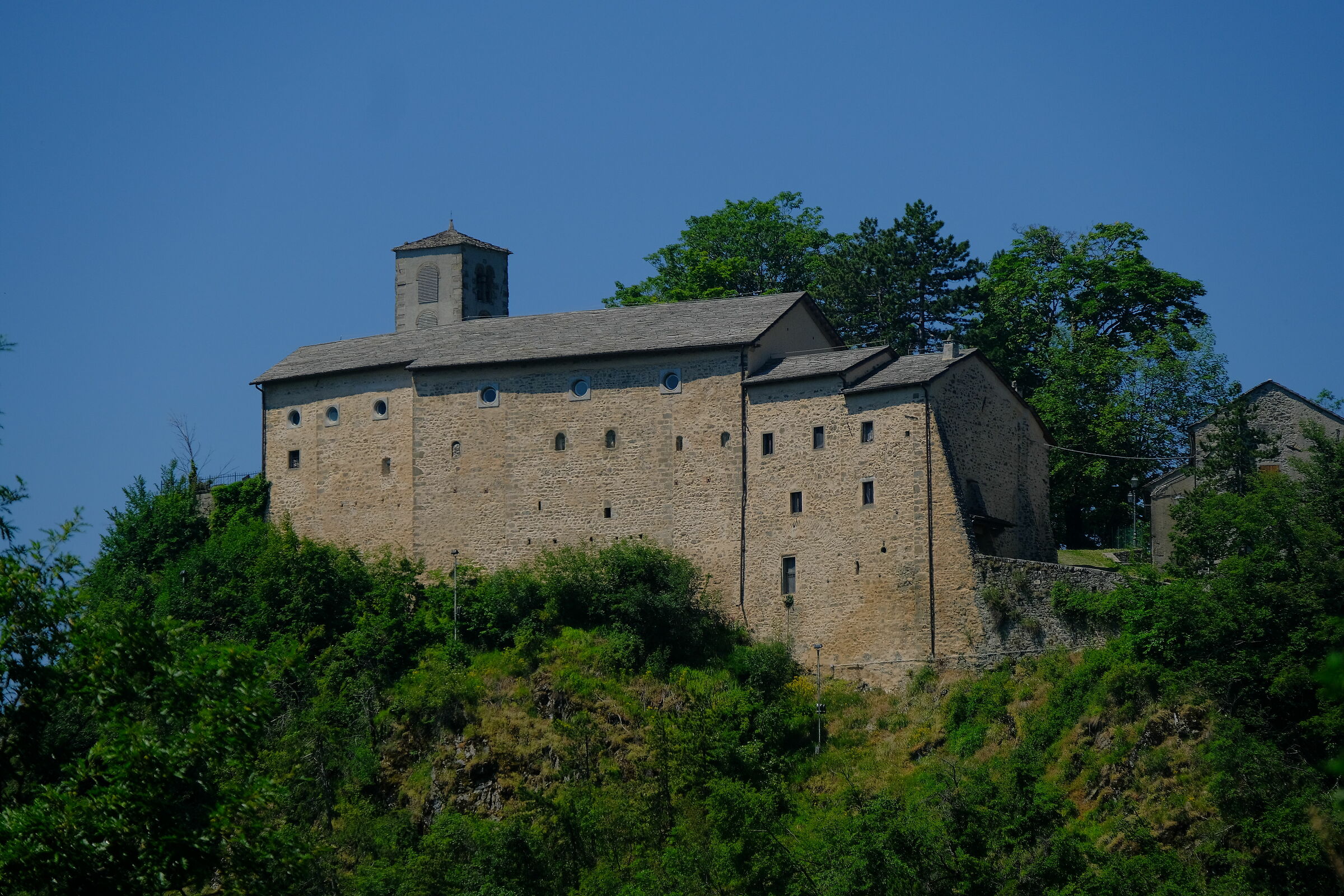 Il Castello e la Chiesa - Roccapelago