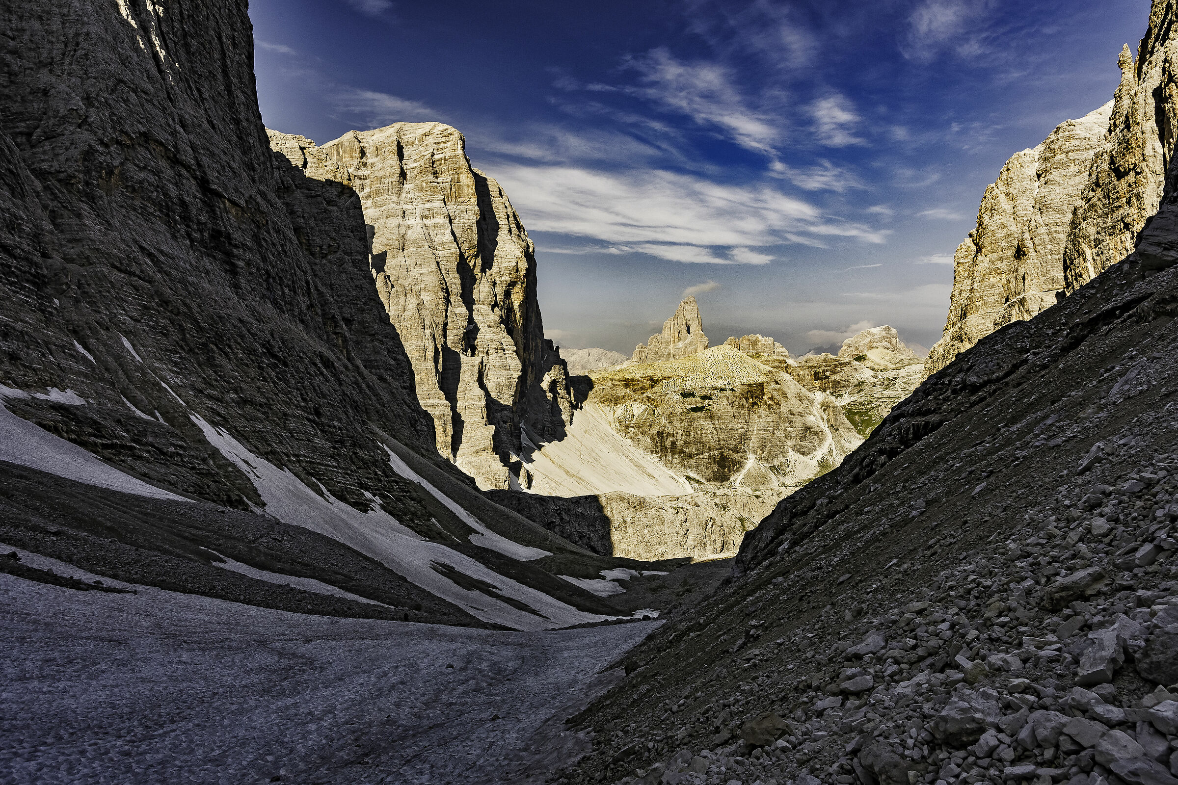 Grande di Lavaredo e Croda dei Toni salendo il Popera
