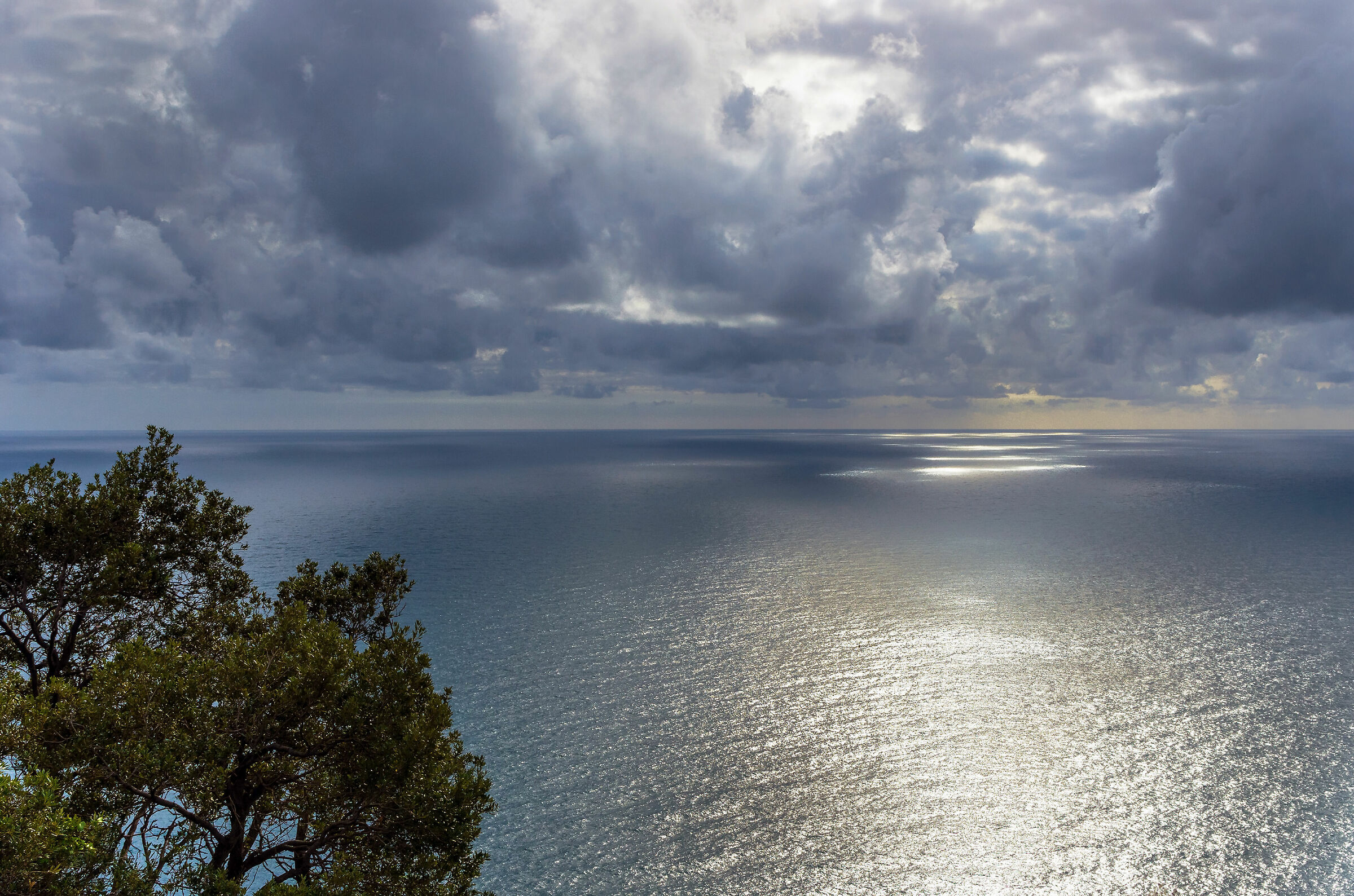 Vista dalla costa delle 5 terre