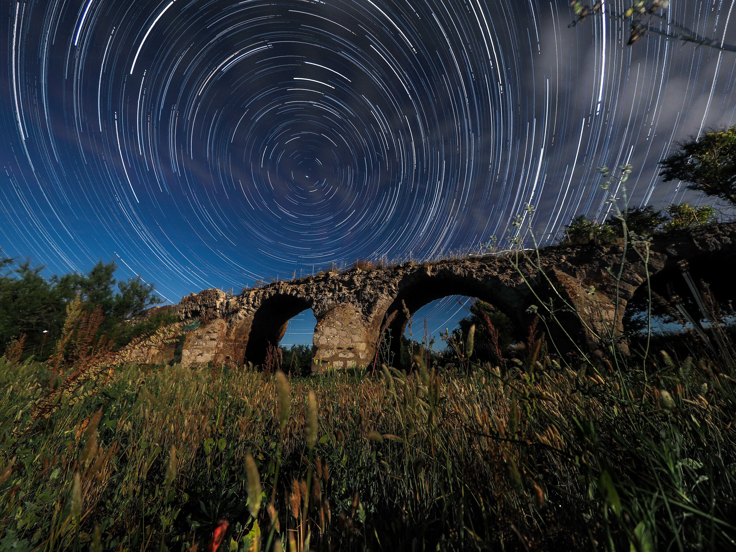 star trail Roman bridge