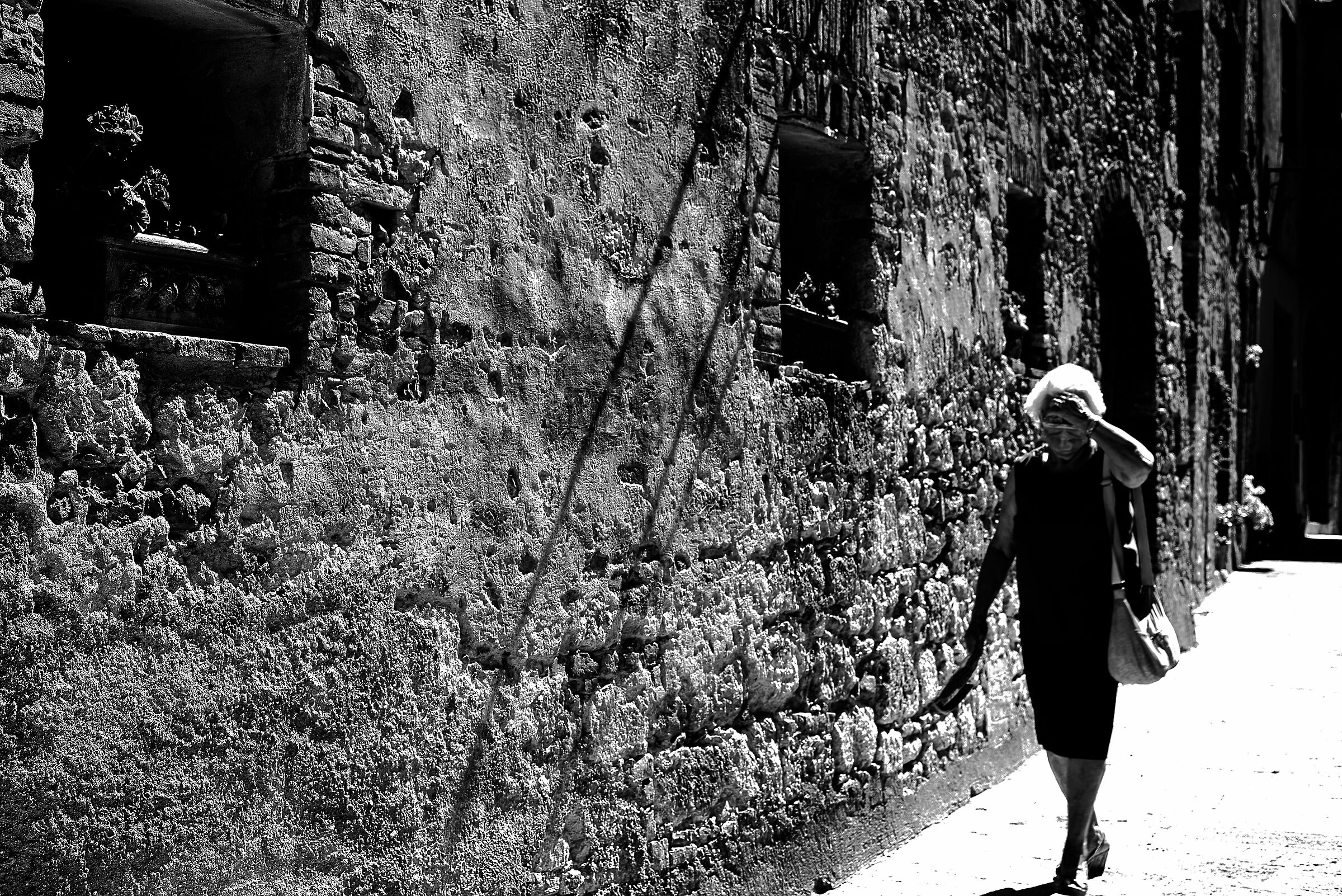 the mascherian suffocates and the sun blinds (yes)