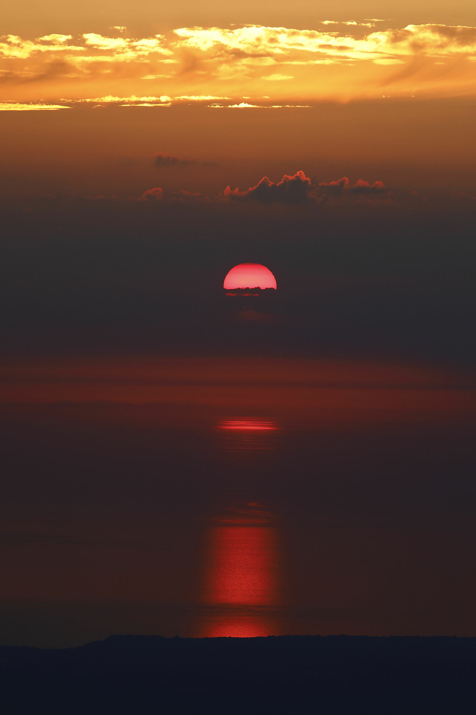 Dawn after the comet