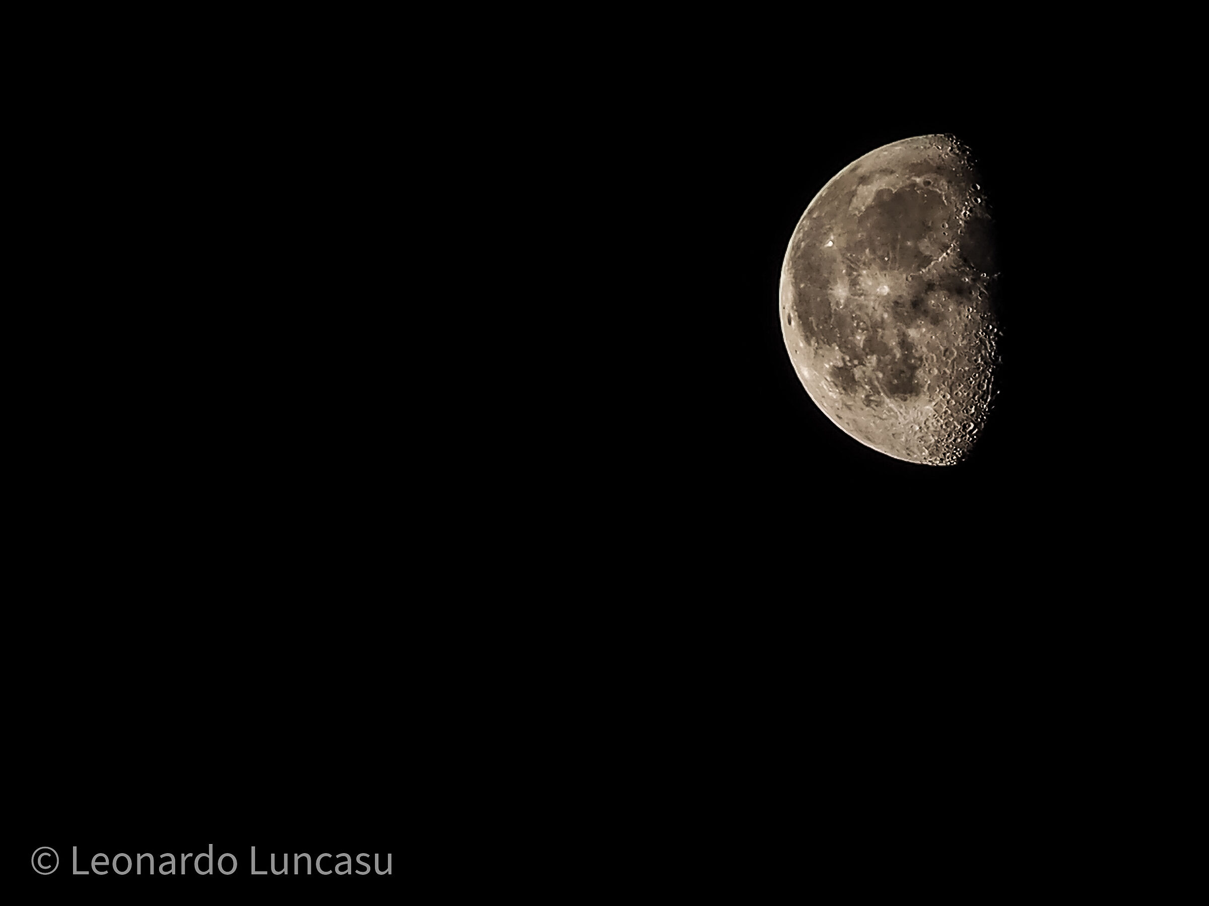 Luna prima dell'alba