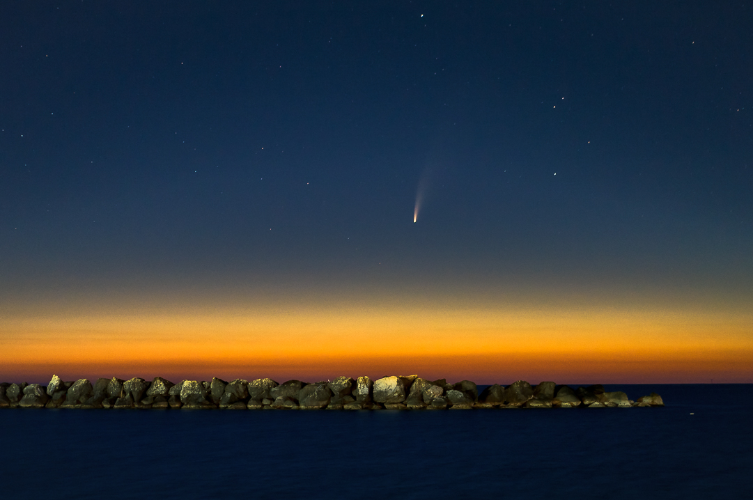 Cometa c/2020 F3 Neowise sull'adriatico