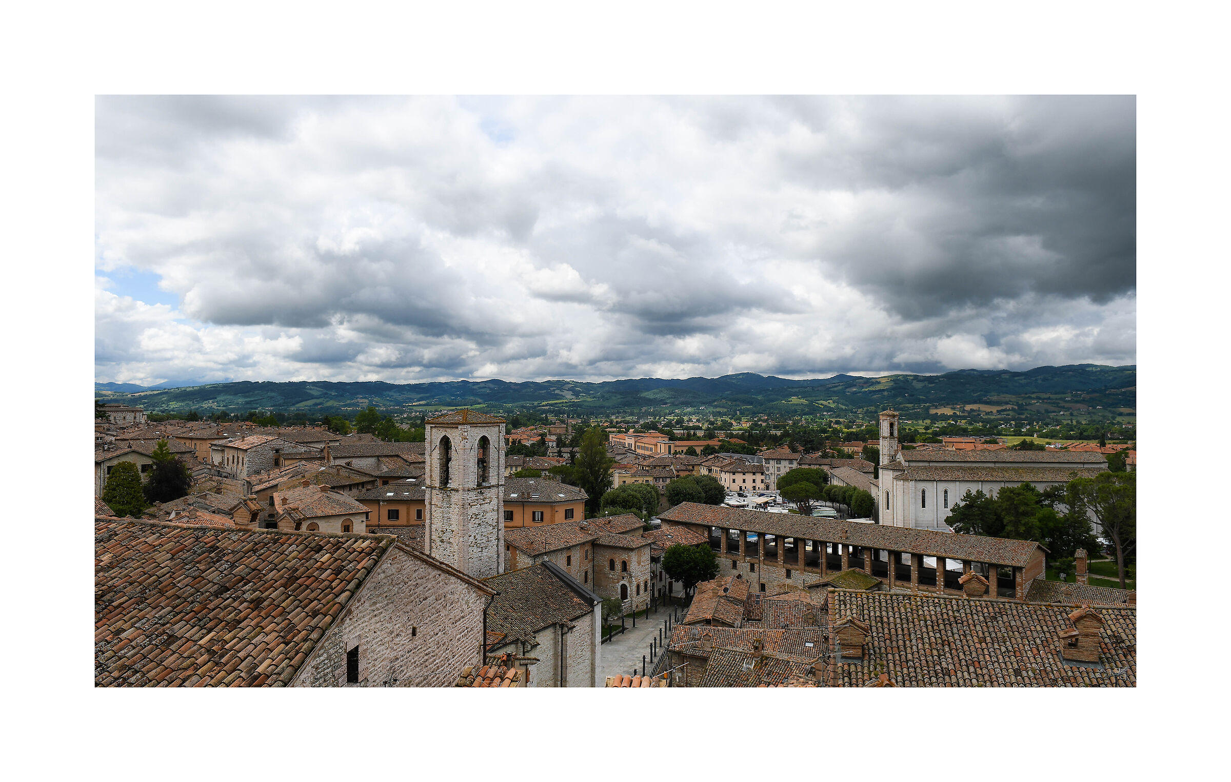 Above the roofs of Gubbio 2.