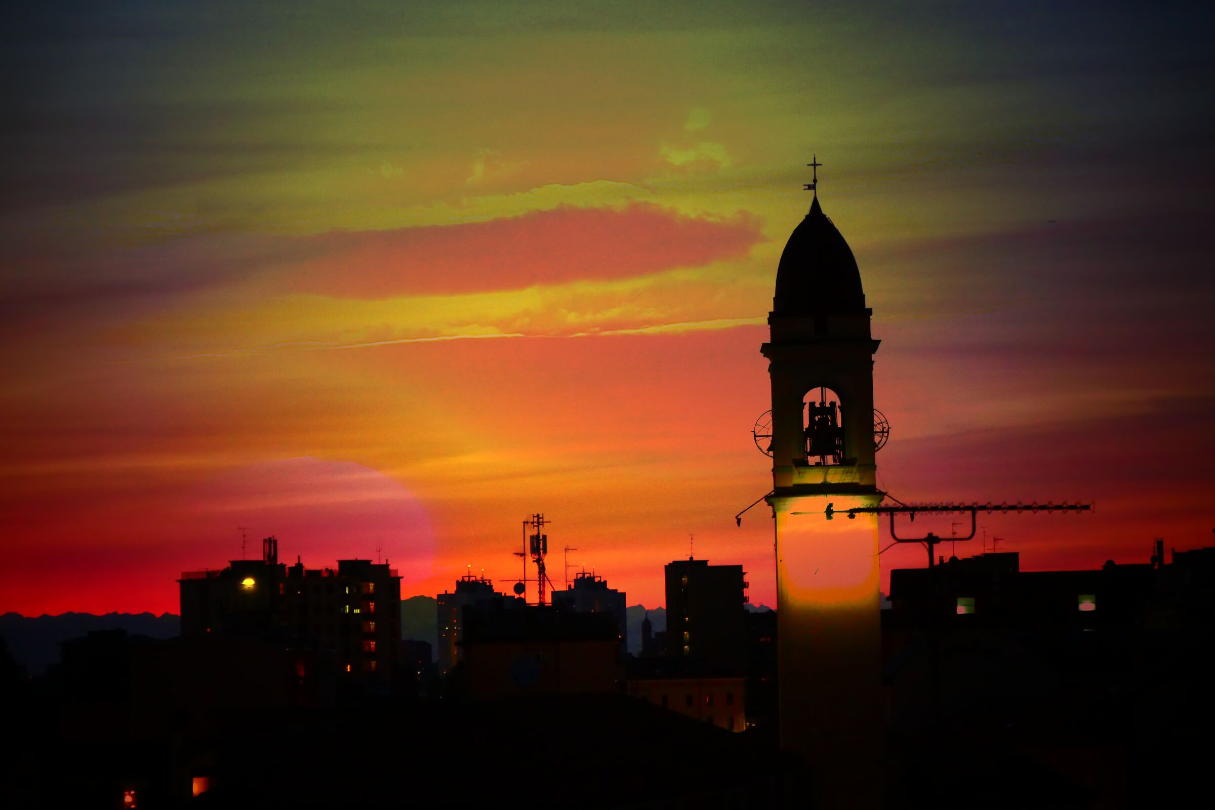 Campanile al tramonto