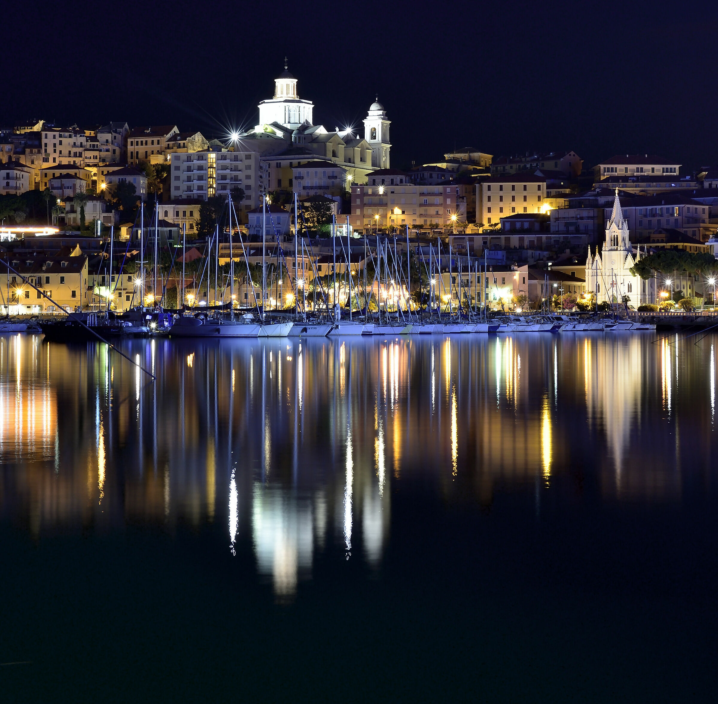 Port Maurizio nocturnal