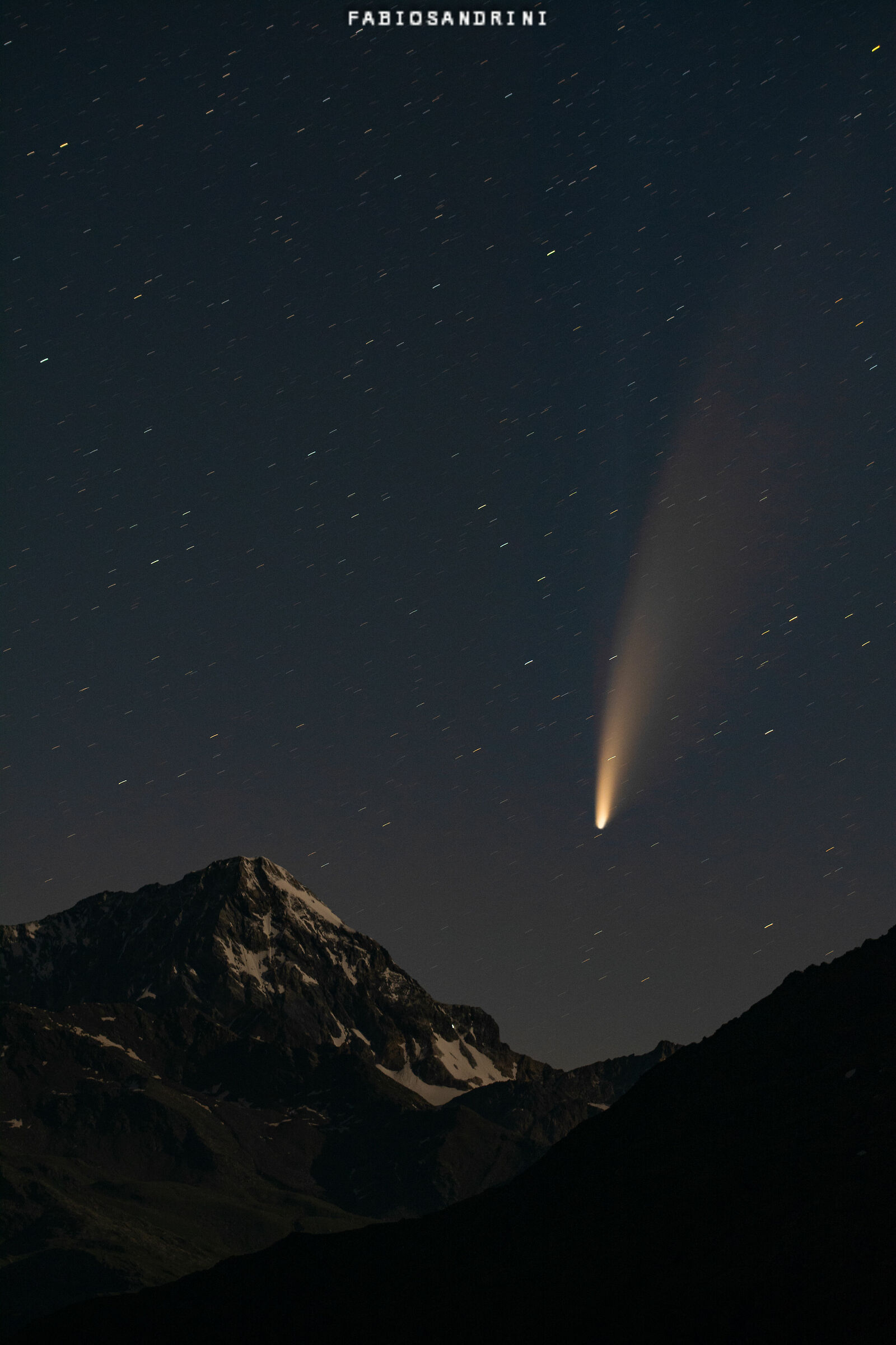 Cometa Neowise e Gran Zebrù
