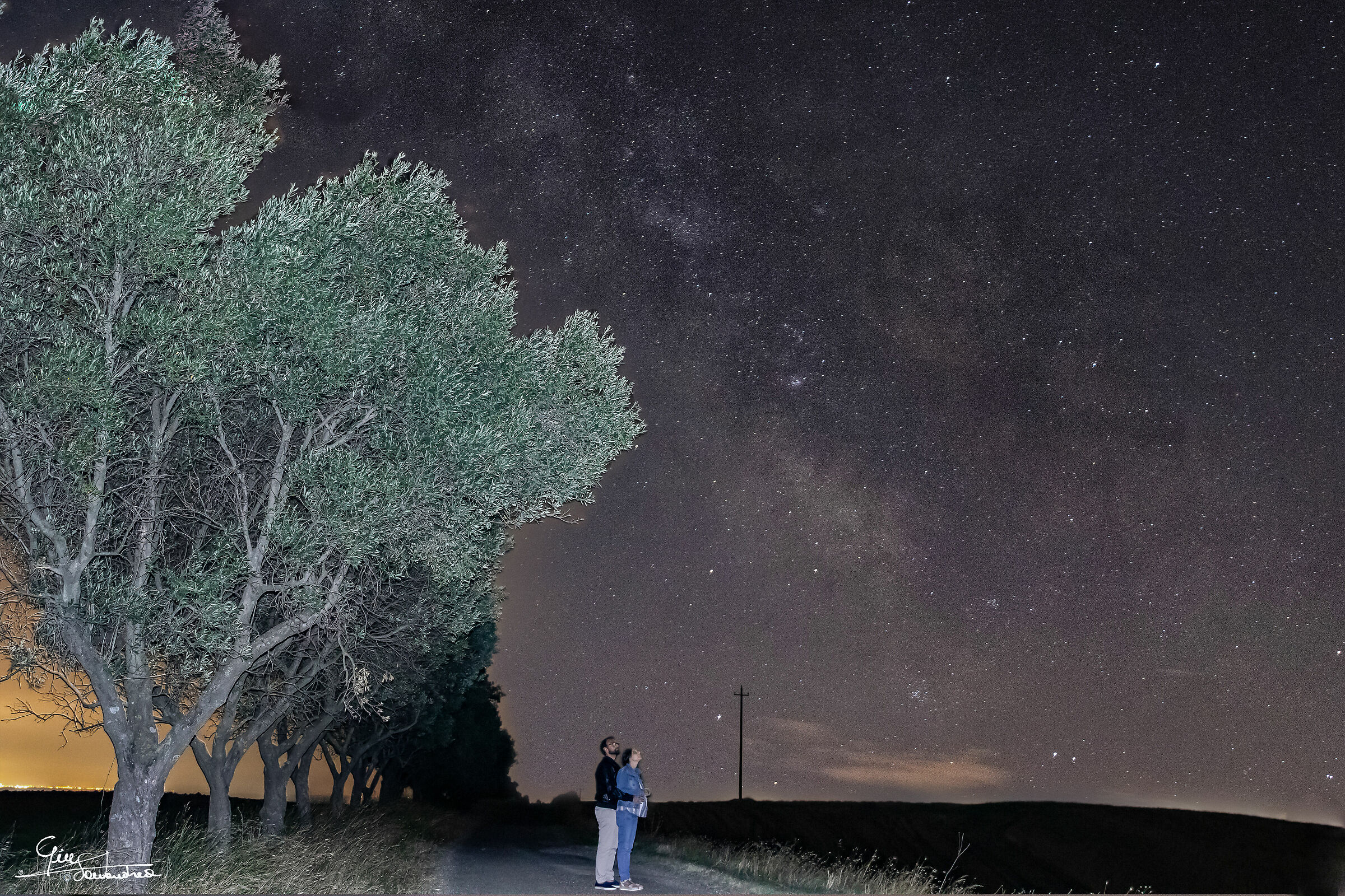 Waiting under the Milky Way