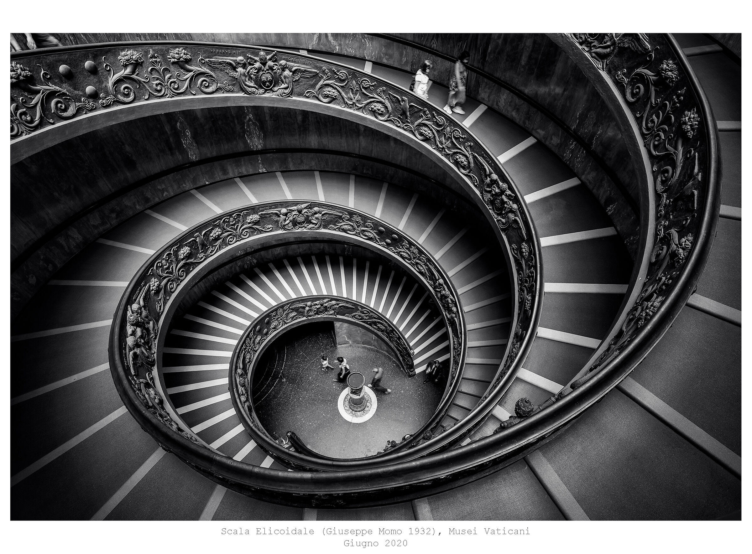 Scala Elicoidale a Doppia Spirale di Giuseppe Momo