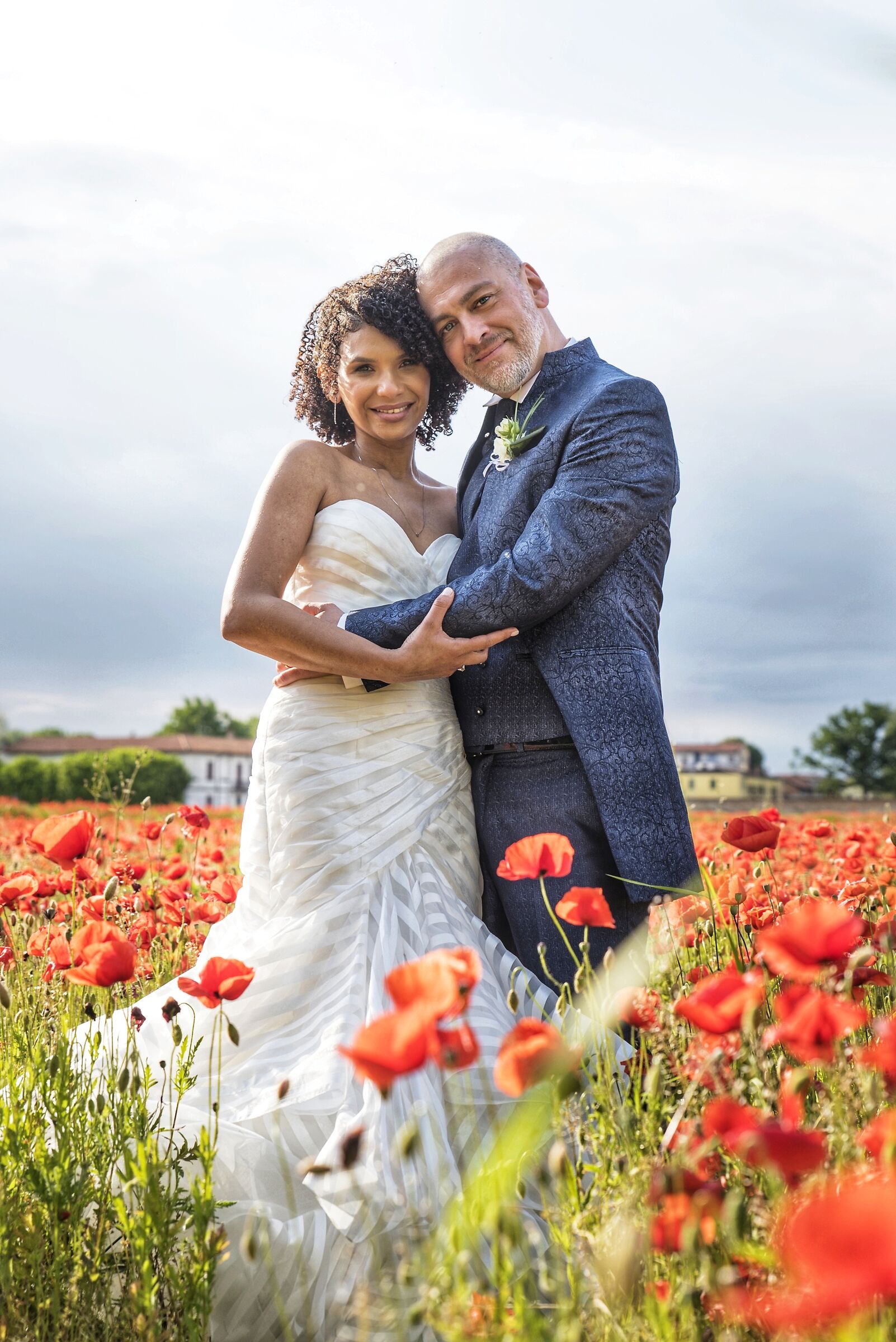 Persi tra i papaveri