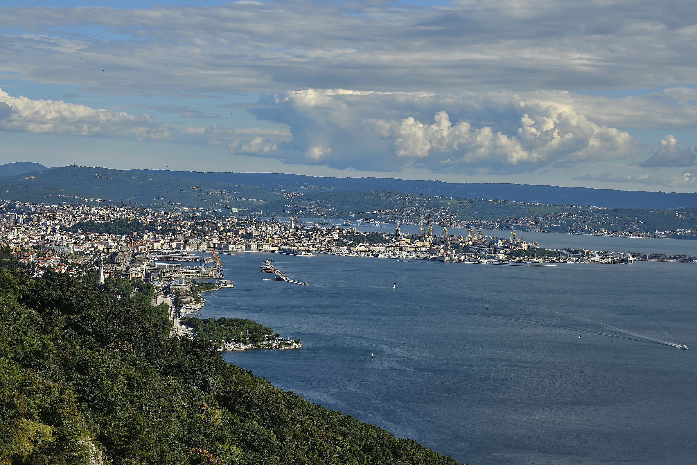 Trieste sotto le nuvole