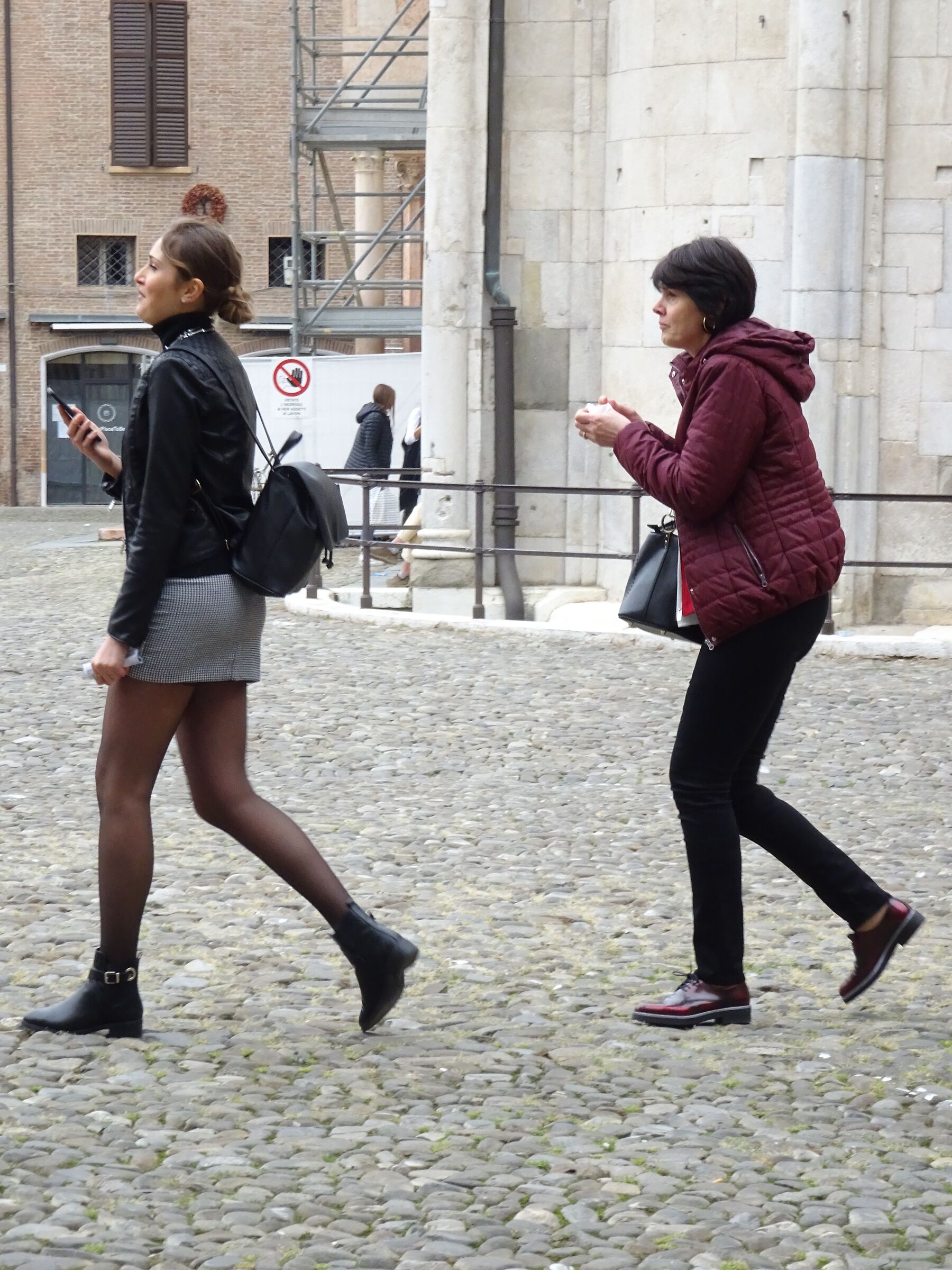 Avanti e indietro in Piazza Grande