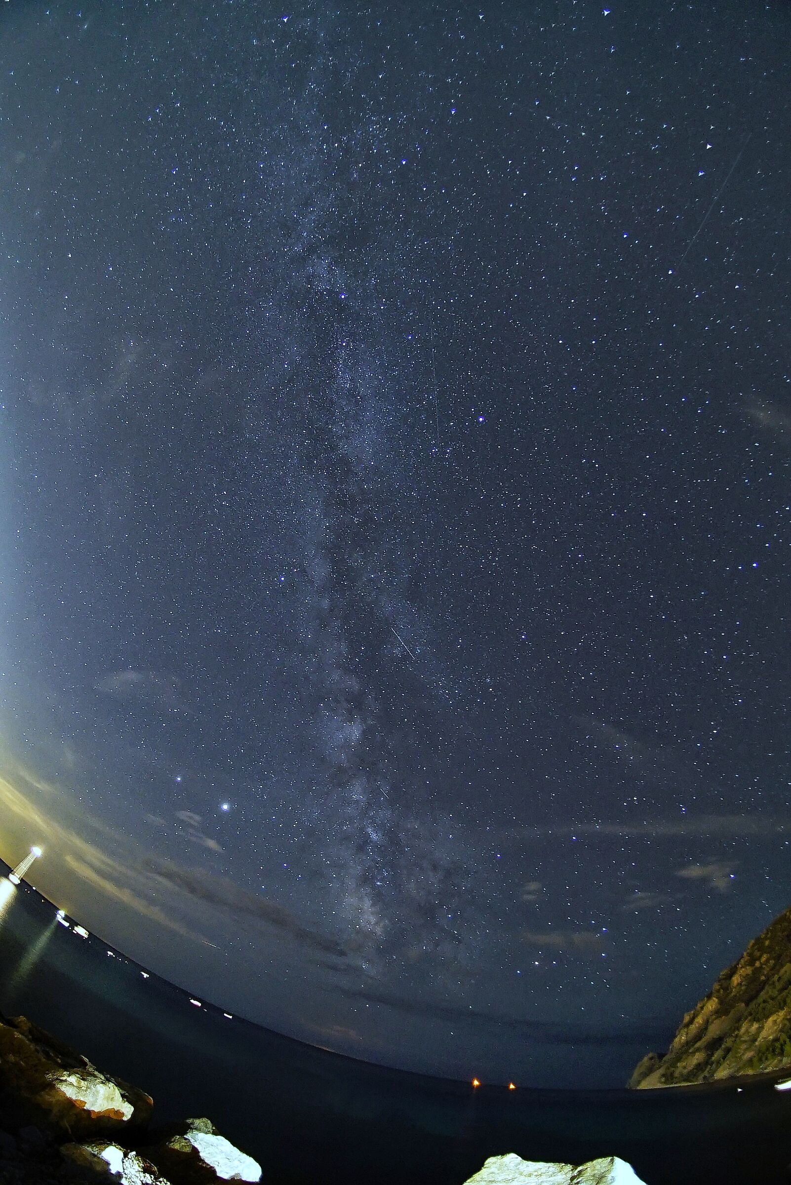 Looking for the arch that comes from the sea