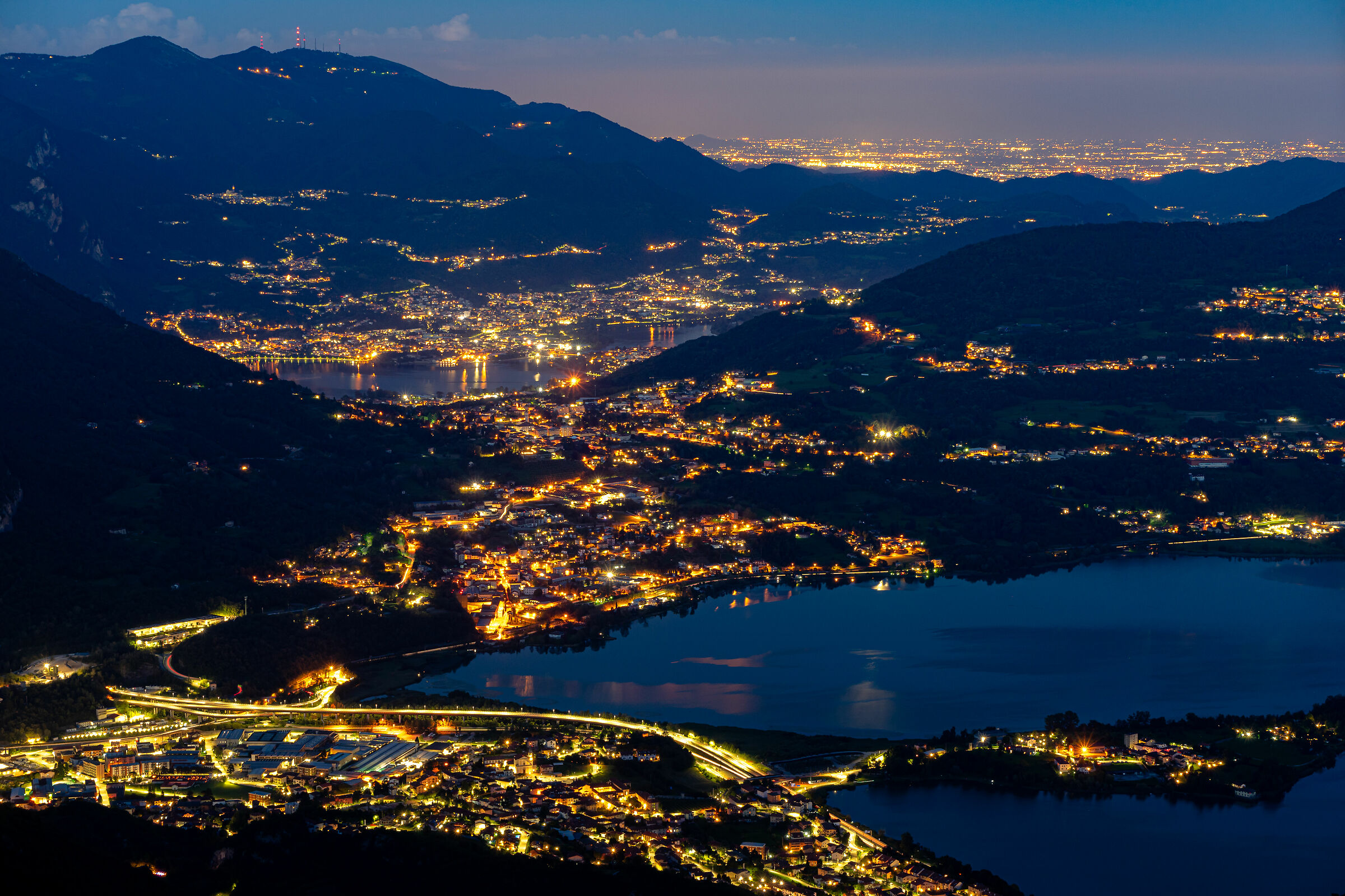 Urbanizzazione fra laghi e monti