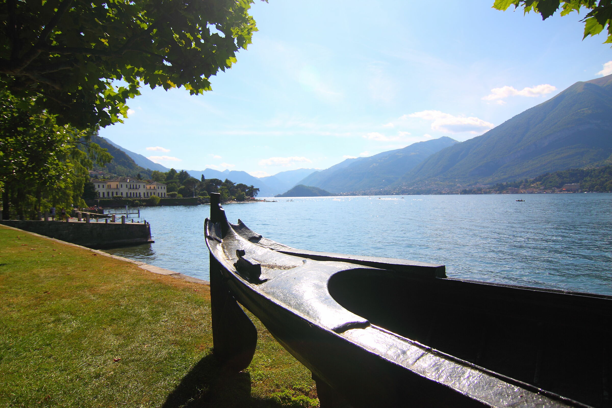 ancient boat villa Melzi