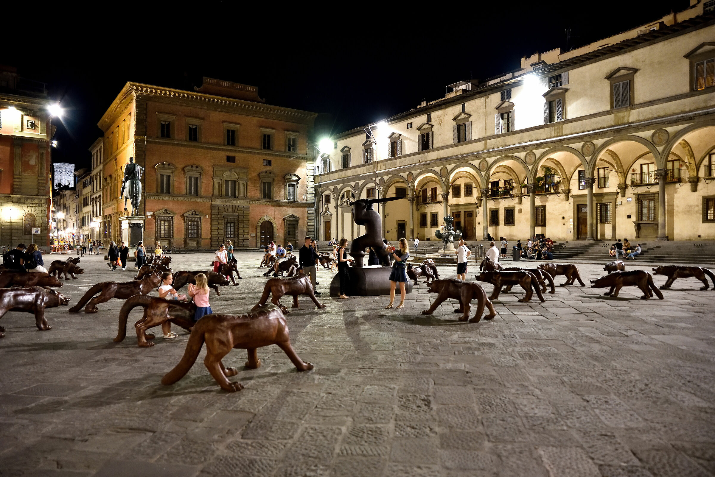 Invasione di lupi a Firenze (SS Annunziata)