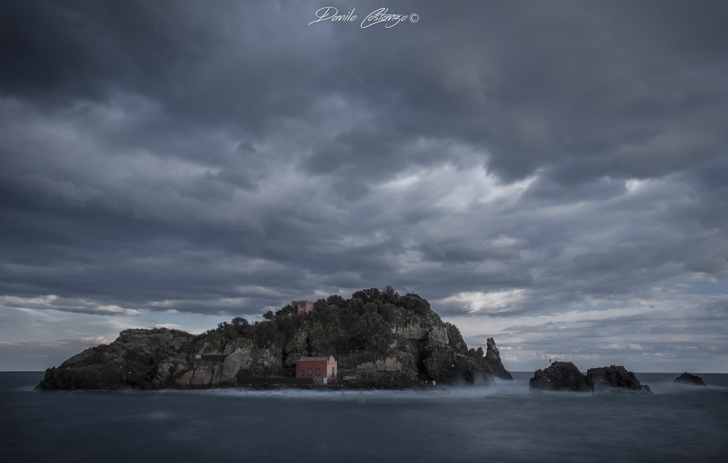 Isola Lachea, Riviera dei Ciclopi