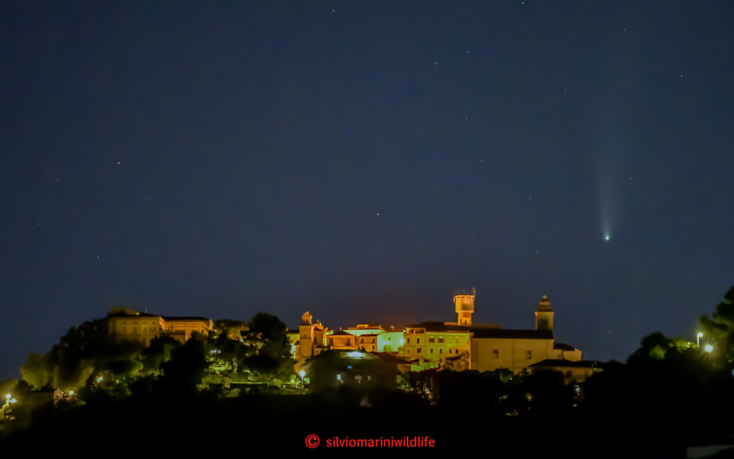 Cometa sopra Colonella (te)