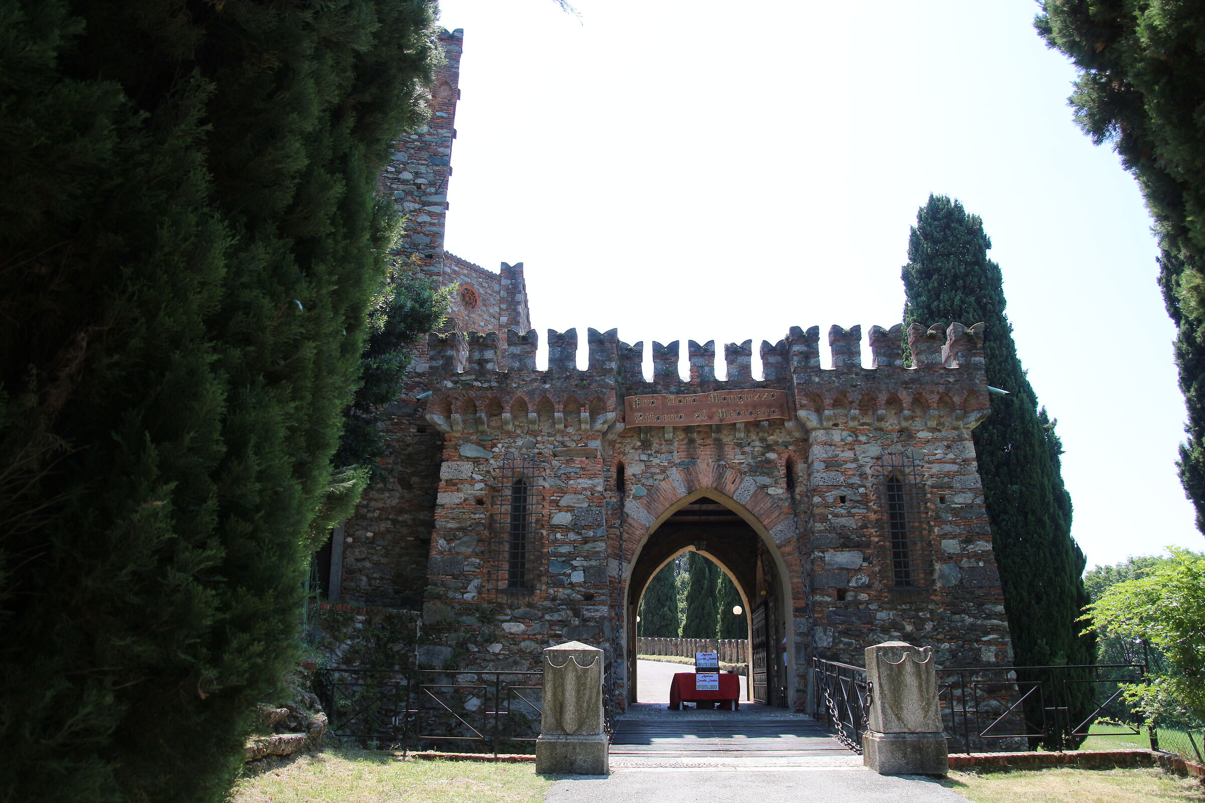 Castello di Monguzzo