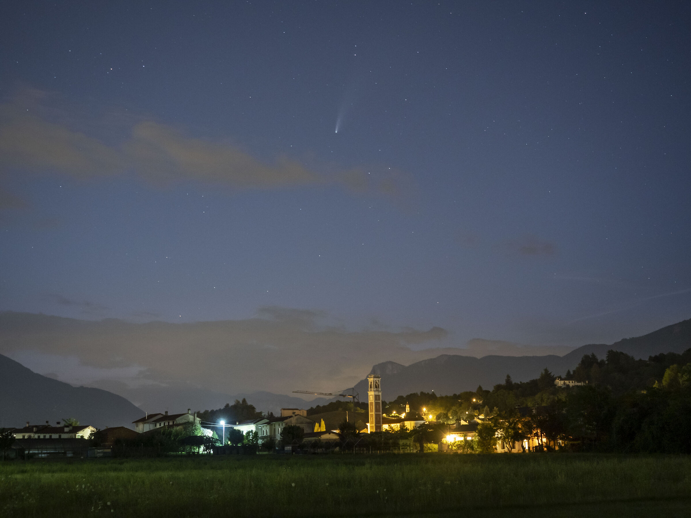Il mio paese con la cometa Neowise
