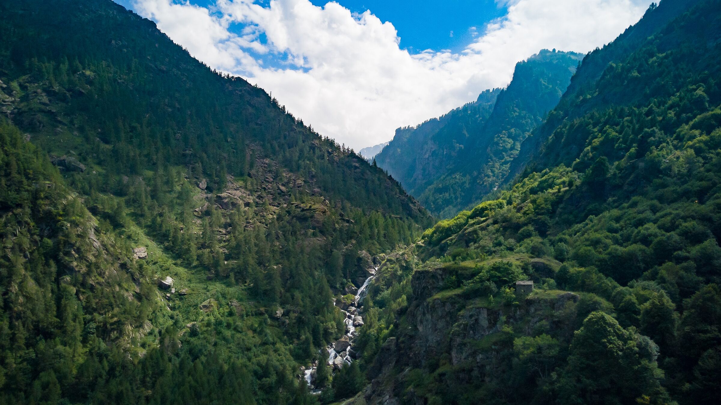 Paesaggio con elementi antropici