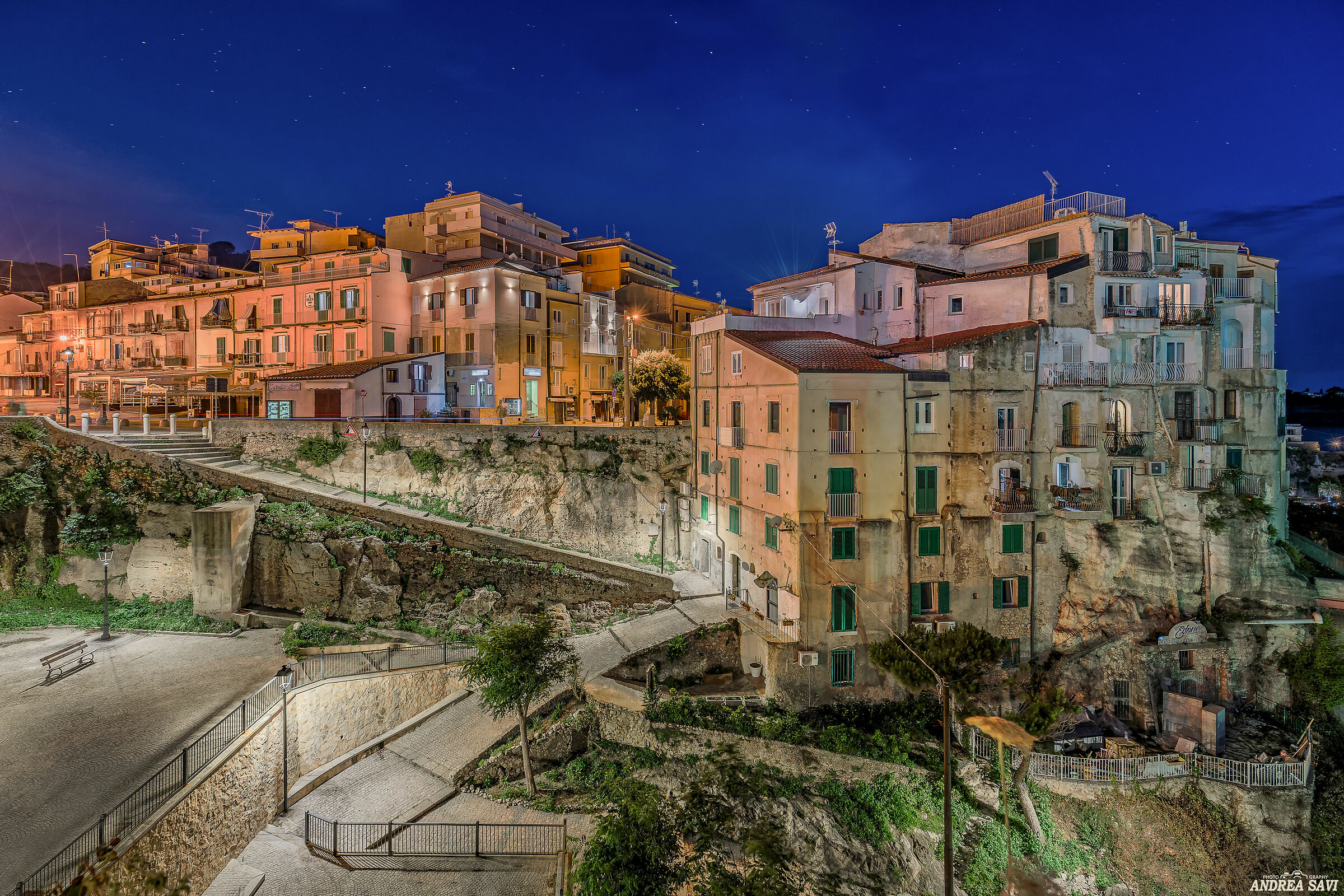 Tropea - Night Vision