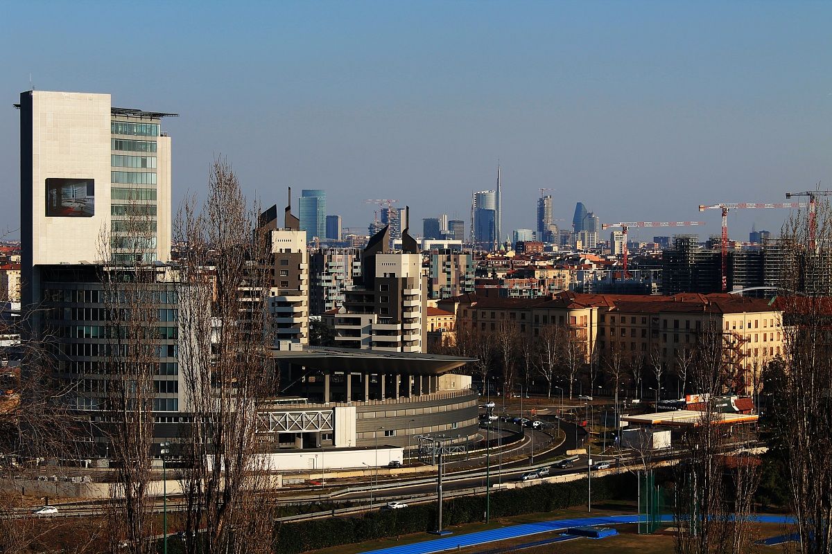 Milano Skyline dalla Montagnetta di San Siro