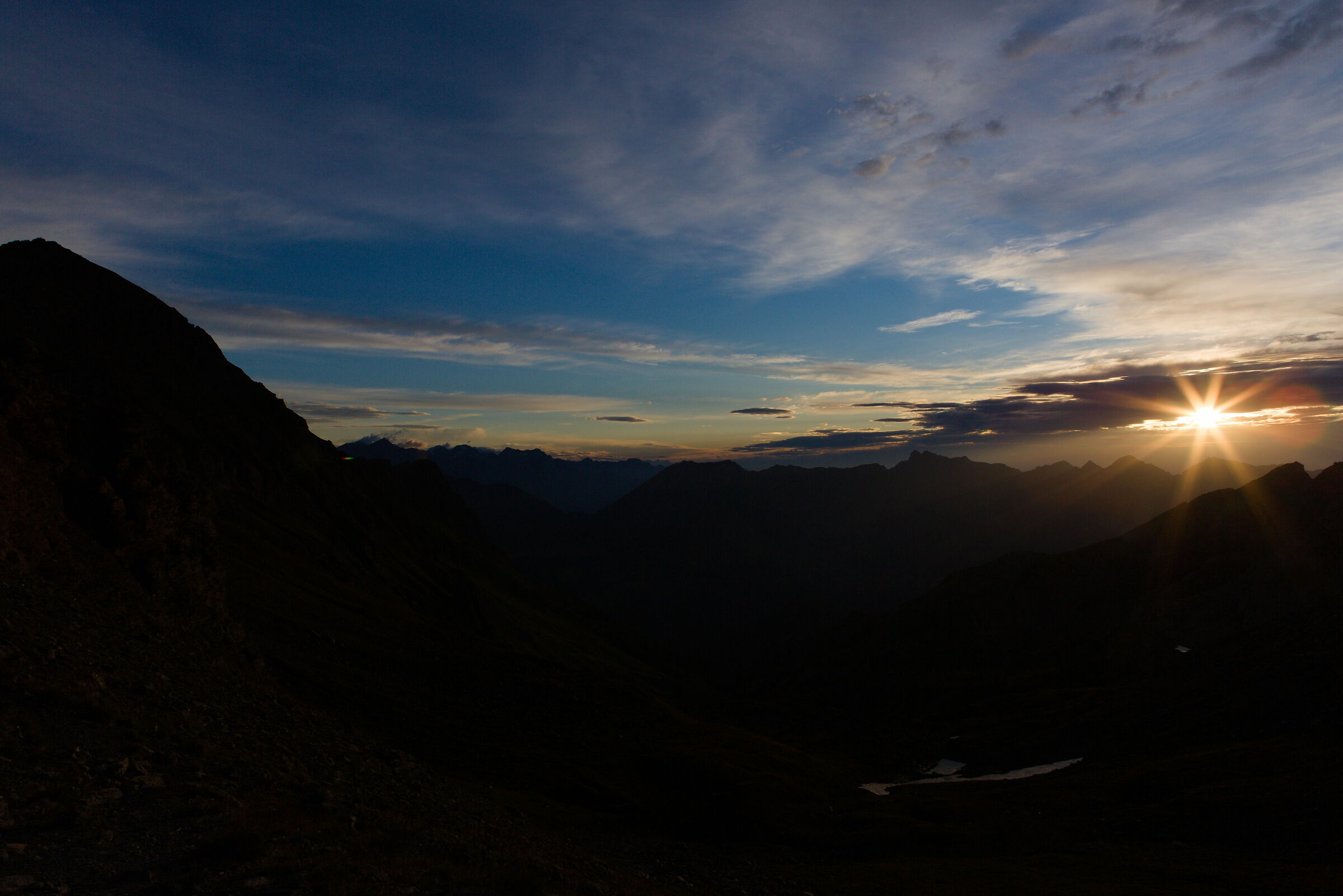 Alba ai piedi dell'Albergian