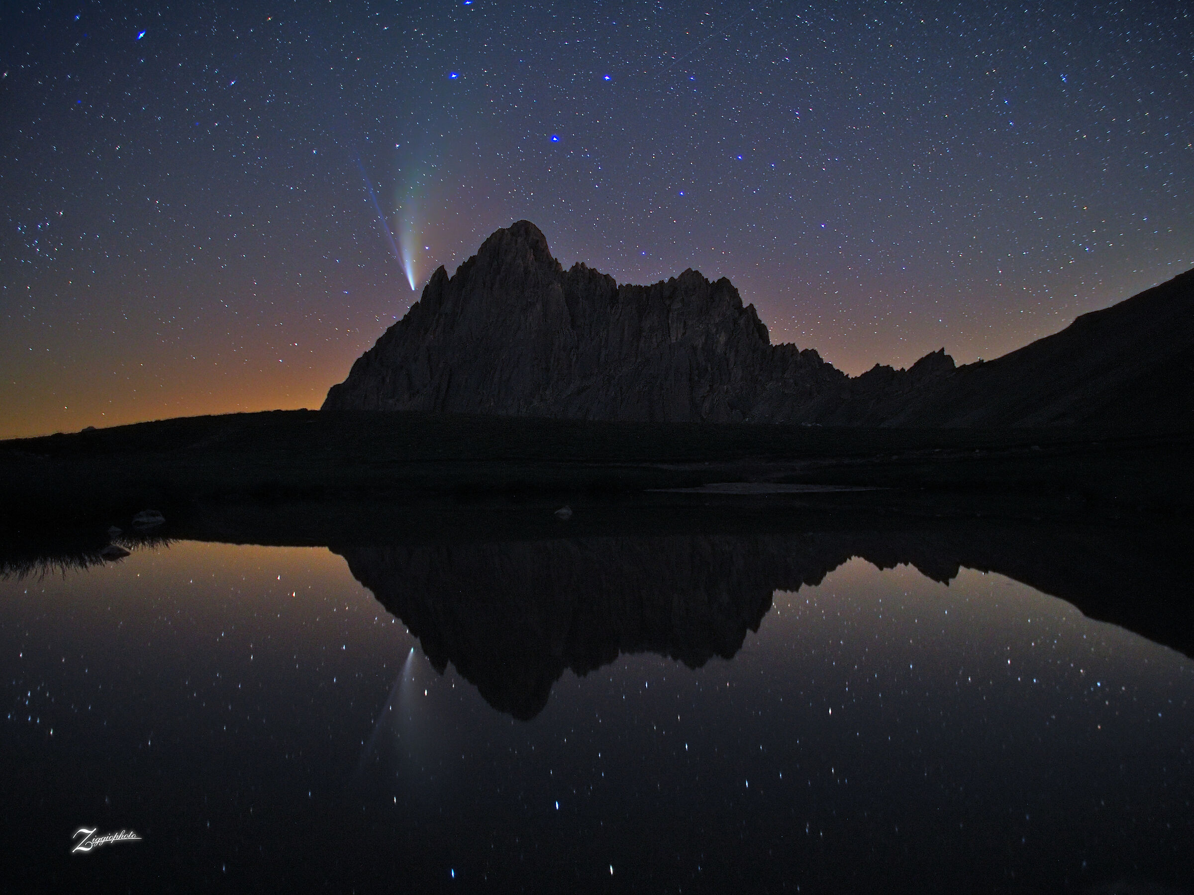La cometa Neowise brilla su Rocca La Meja