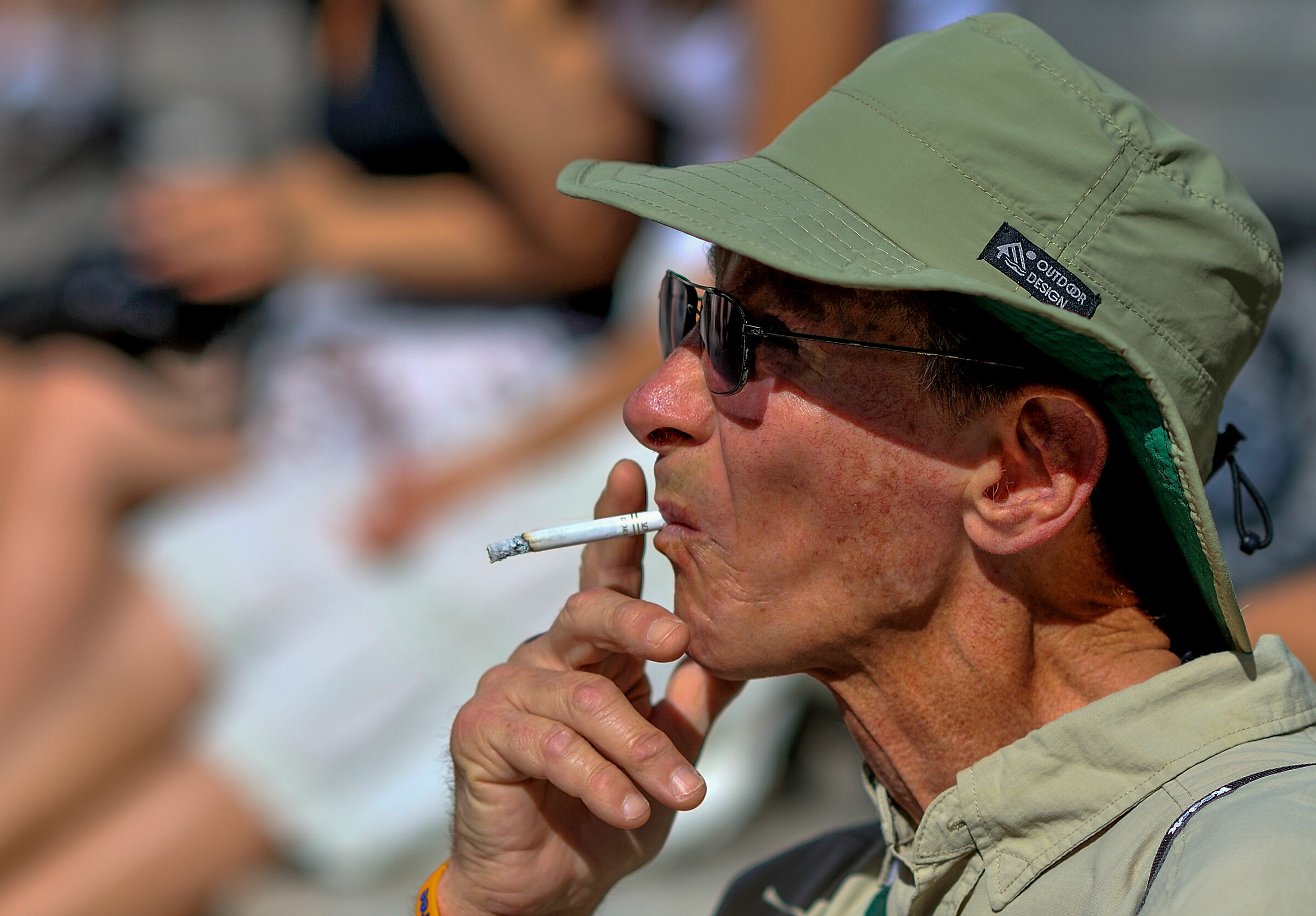 Smoking with voluptuousness...!