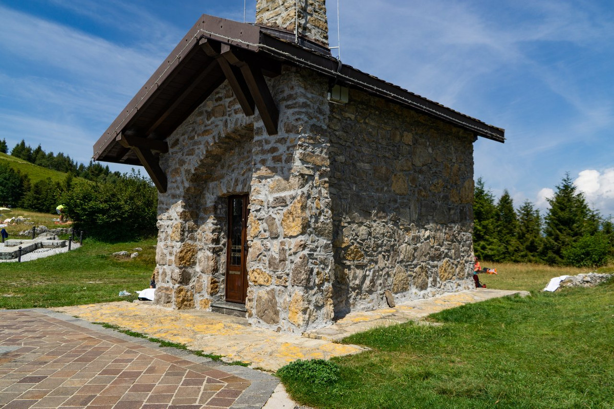 Monte Cornizzolo - Chiesetta degli Alpini