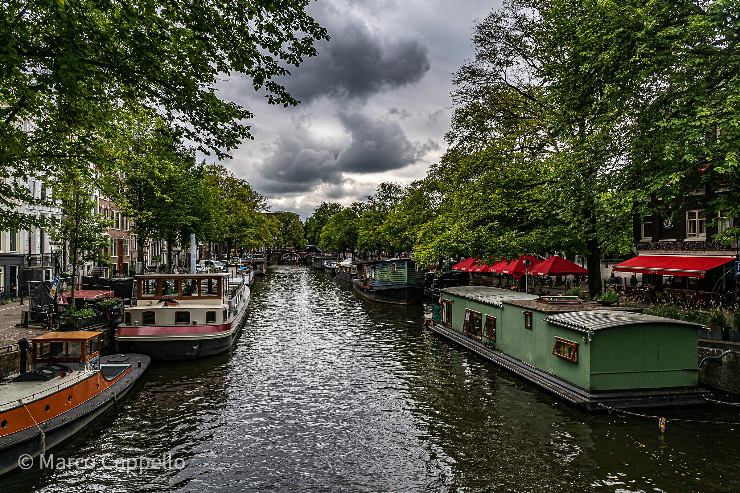 A spasso per i canali di Amsterdam
