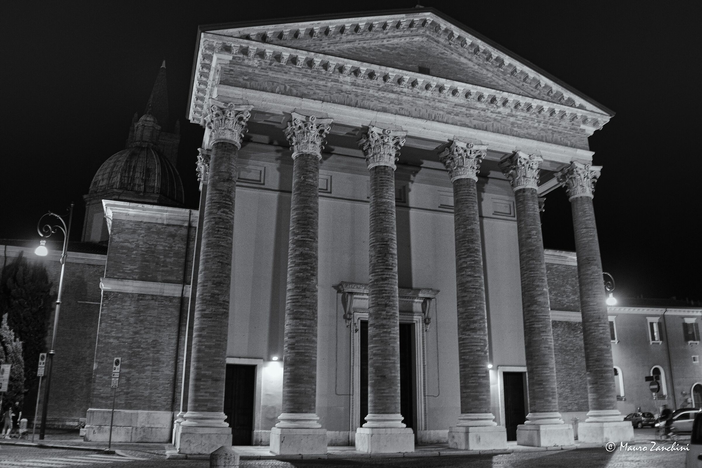 frontale duomo di forlì