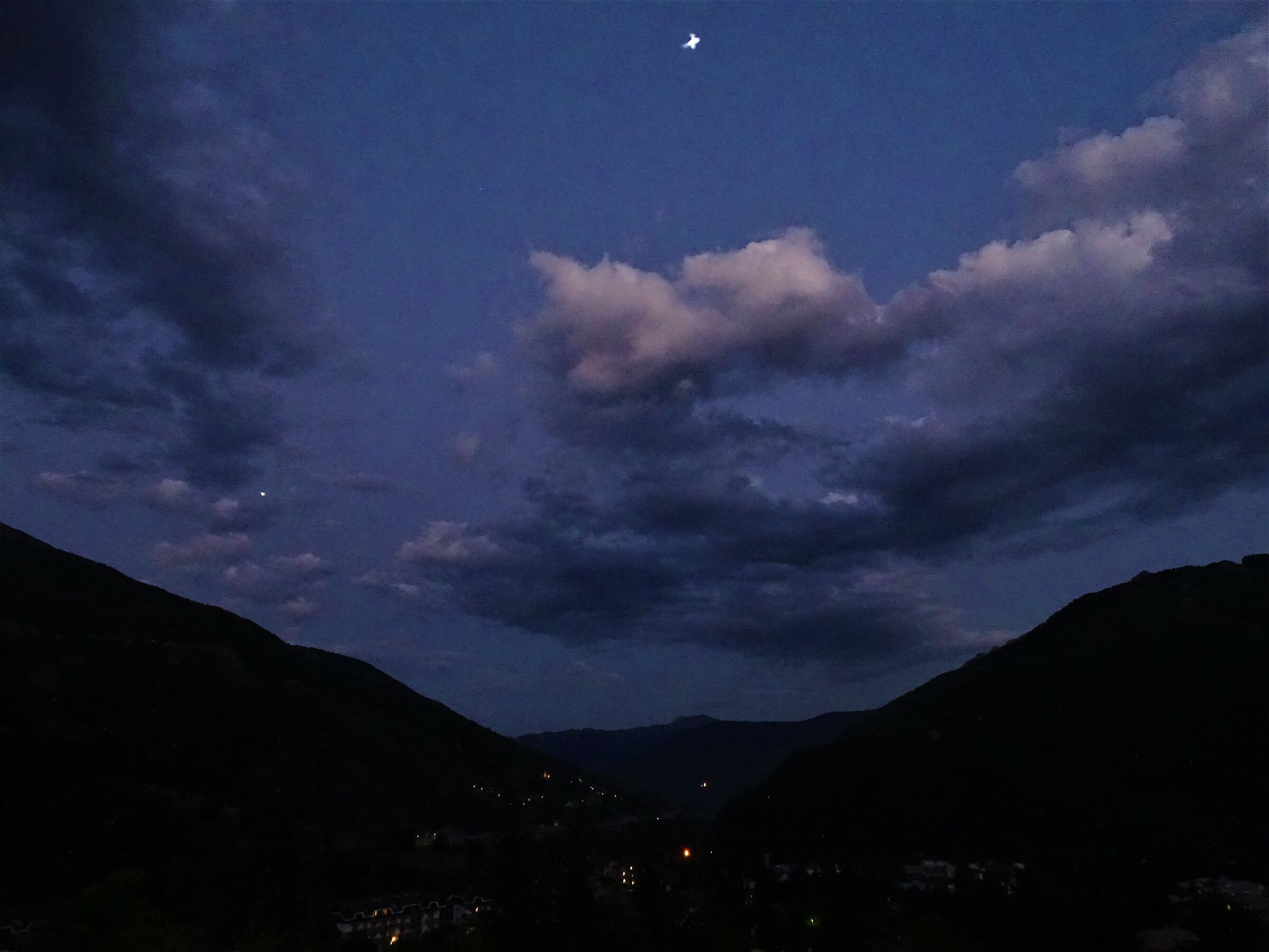 paesaggio al tramonto su bardonecchia..