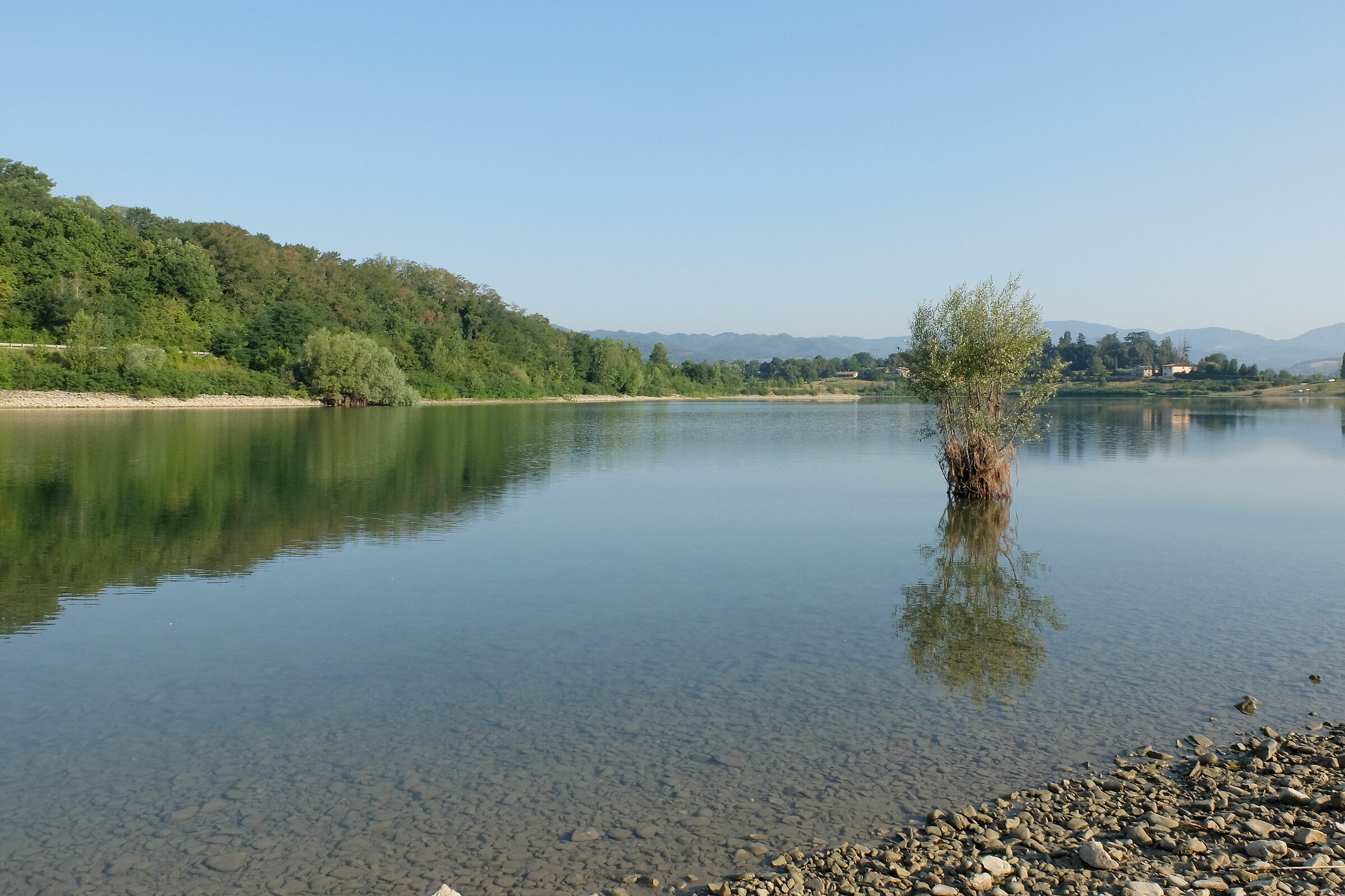 Spiaggia di Labbia, lago di Bilancino (fi)