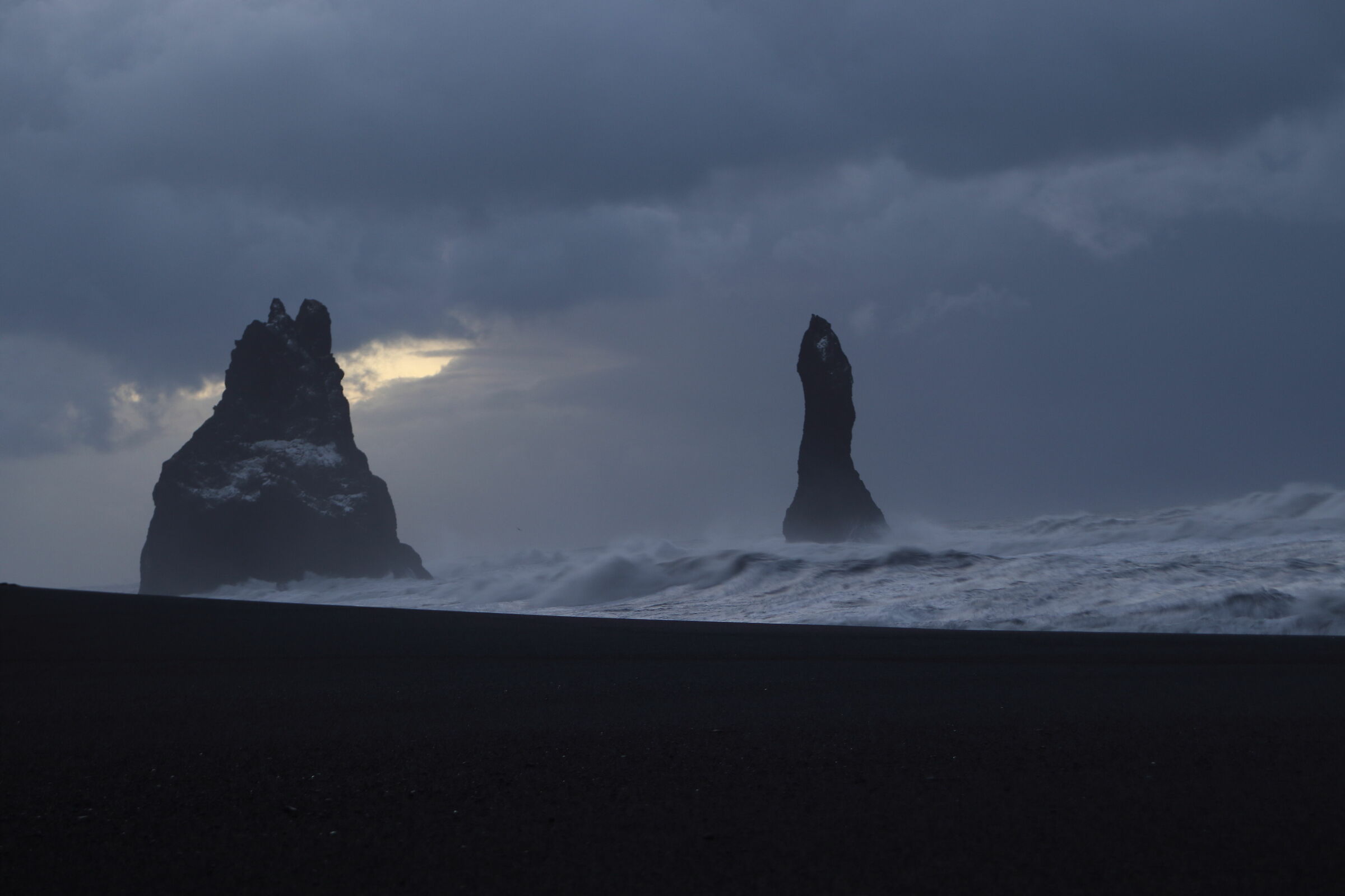 The Black Beach and the Ocean - Iceland