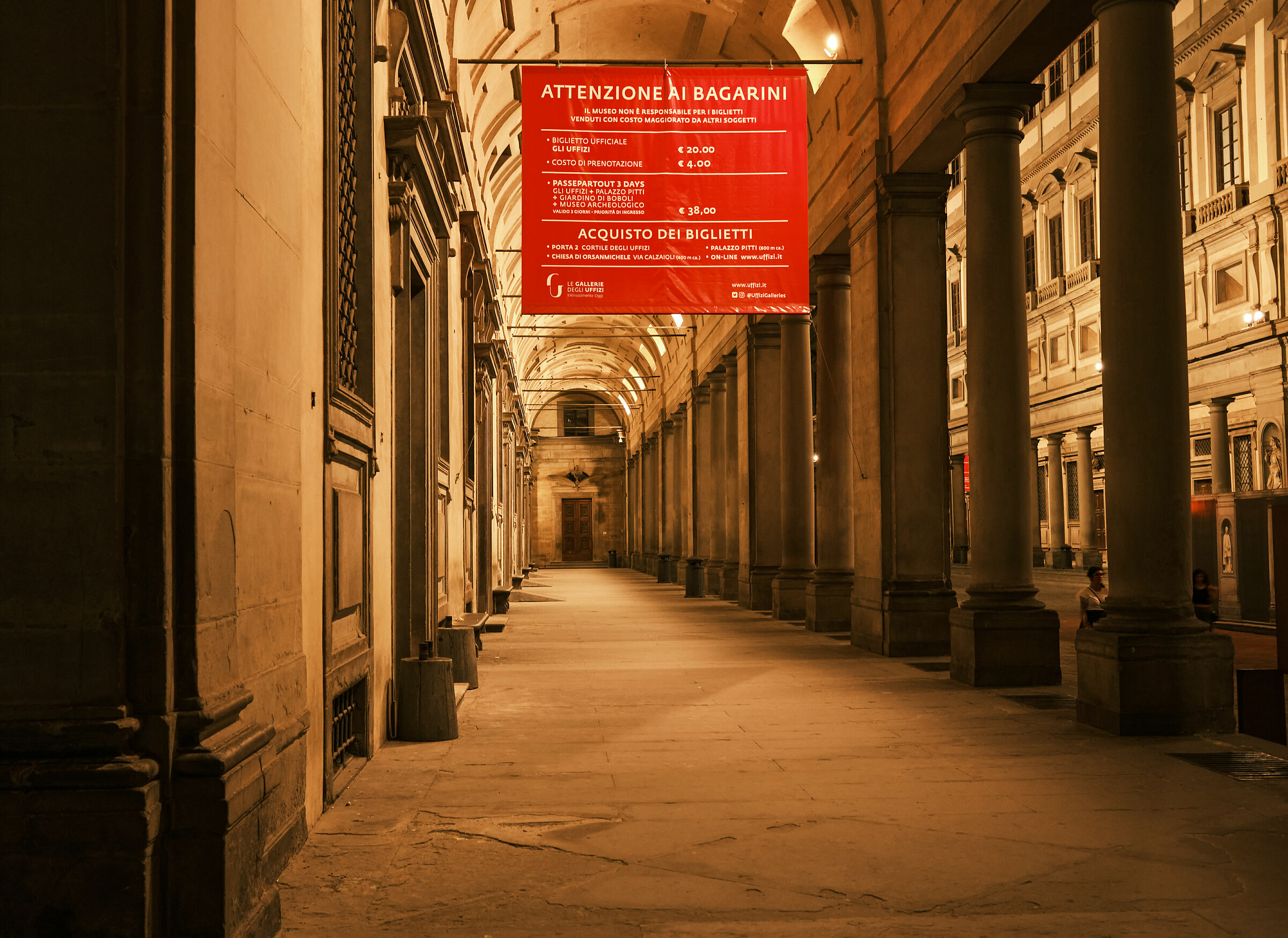 Uffizi: closed for "lockdown"