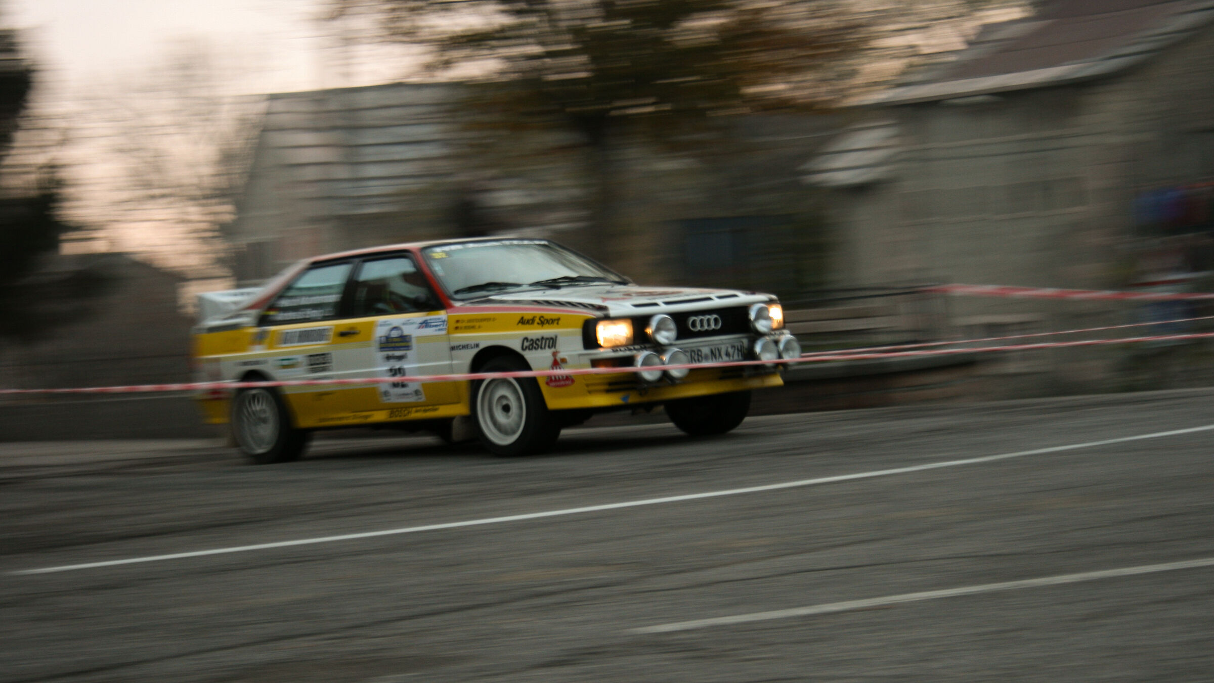 moving - Audi Sport quattro
