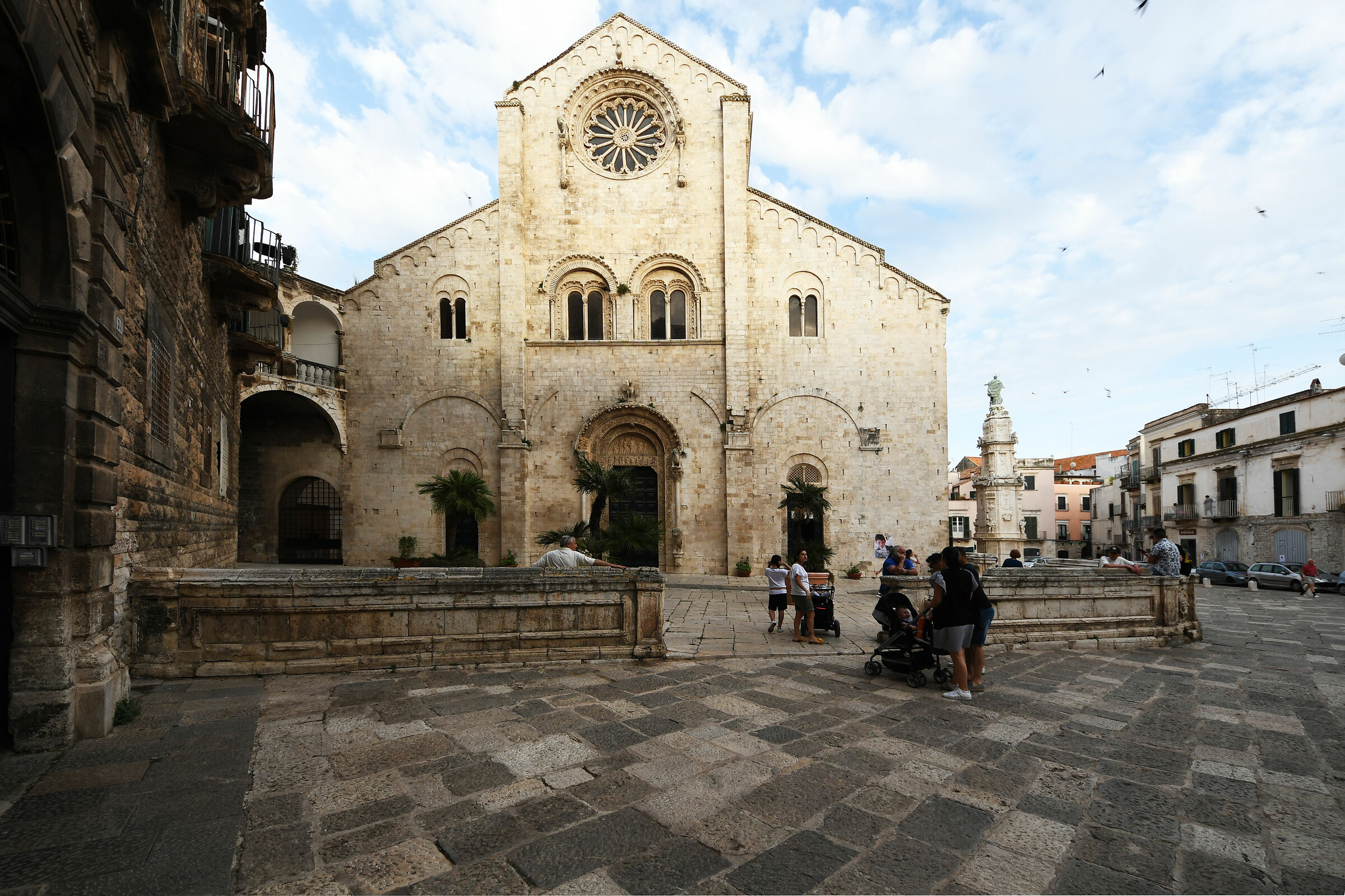 stile romanico/pugliese: Bitonto (Ba), la Cattedrale.